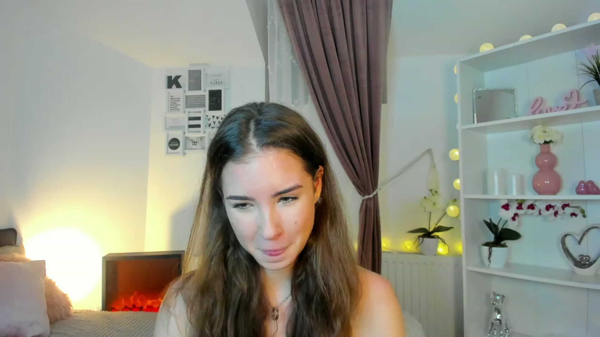 Gallery image thumbnail from Shy_jane's myfreecams stream on, 12/09/2022, 16:31 image 8 of 20