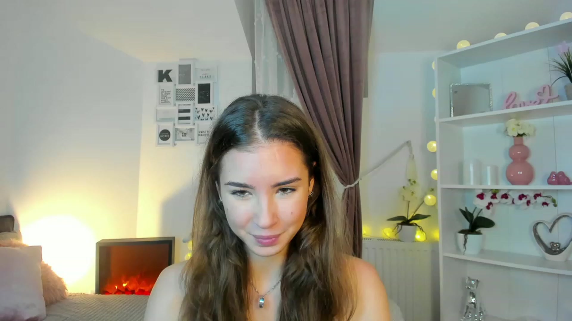 Gallery image thumbnail from Shy_jane's myfreecams stream on, 12/09/2022, 16:31 image 4 of 20