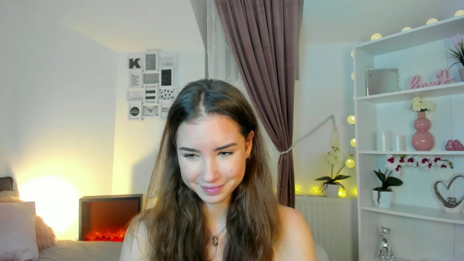 Gallery image thumbnail from Shy_jane's myfreecams stream on, 12/09/2022, 16:31 image 9 of 20
