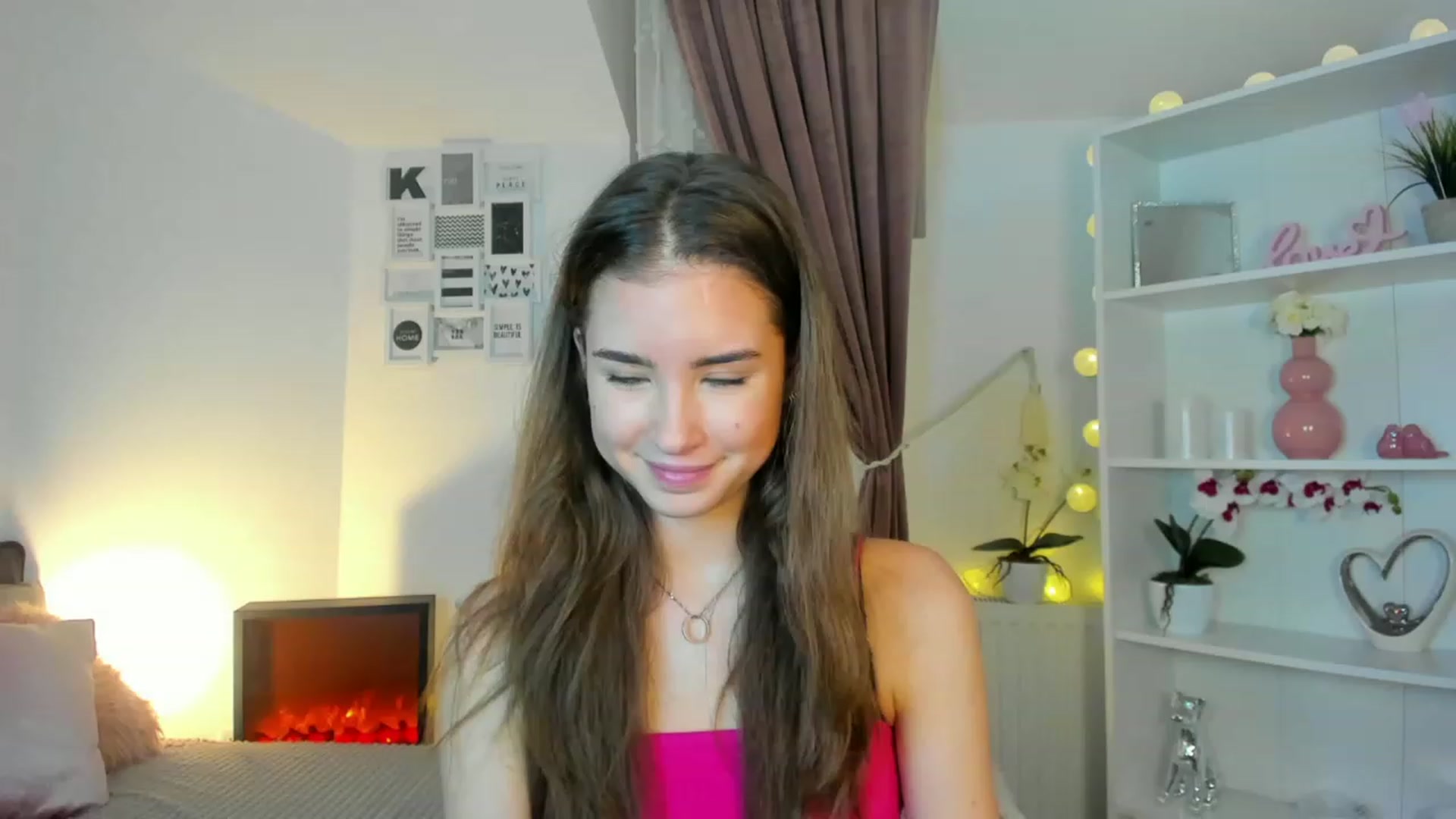 Gallery image thumbnail from Shy_jane's myfreecams stream on, 12/09/2022, 17:55 image 17 of 20