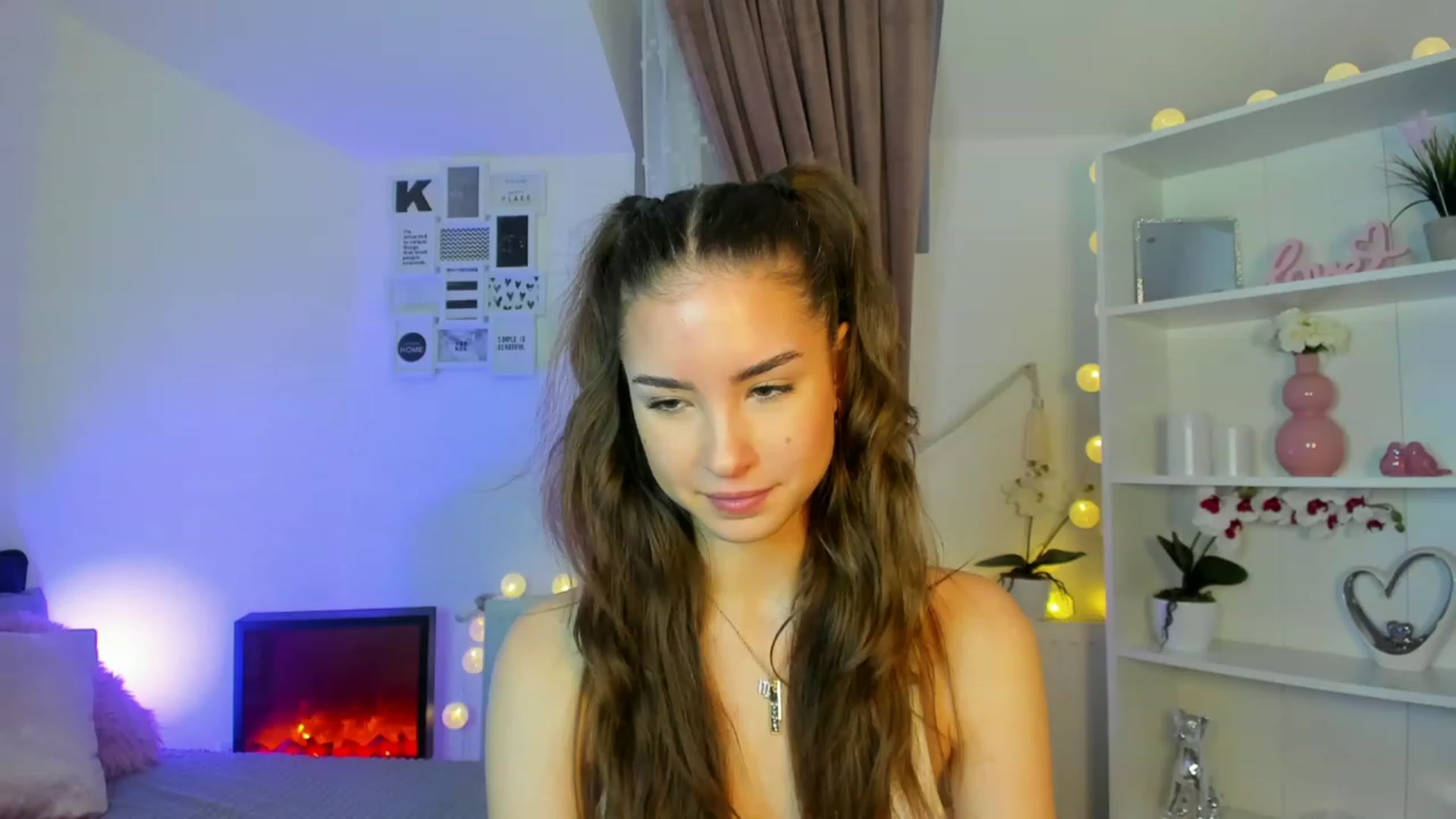 Gallery image thumbnail from Shy_jane's myfreecams stream on, 12/11/2022, 11:45 image 8 of 20