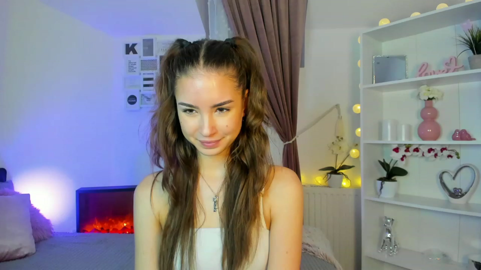 Gallery image thumbnail from Shy_jane's myfreecams stream on, 12/11/2022, 14:04 image 15 of 20