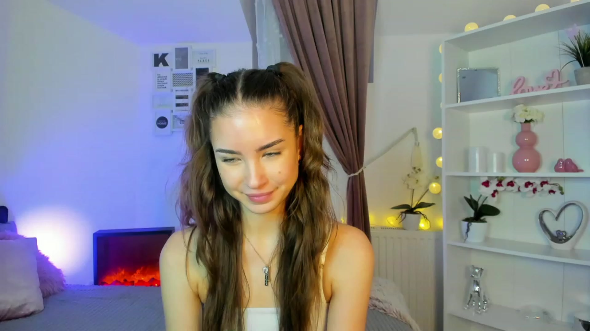 Gallery image thumbnail from Shy_jane's myfreecams stream on, 12/11/2022, 14:04 image 13 of 20
