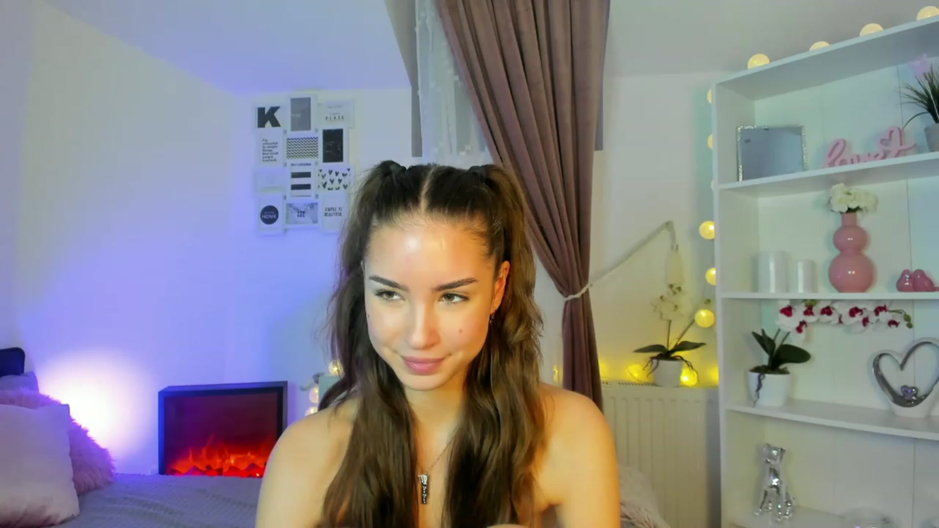 Gallery image thumbnail from Shy_jane's myfreecams stream on, 12/11/2022, 14:51 image 13 of 20