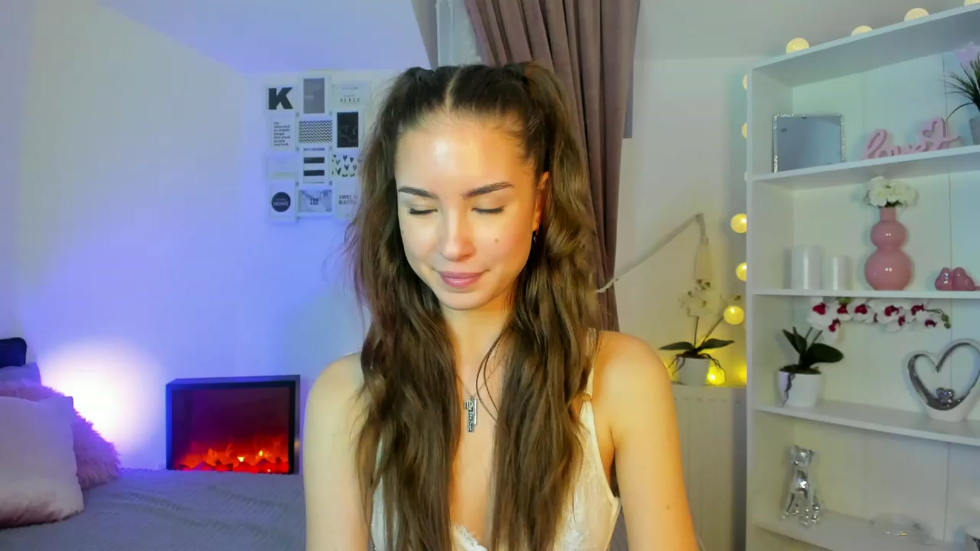 Gallery image thumbnail from Shy_jane's myfreecams stream on, 12/11/2022, 14:51 image 18 of 20