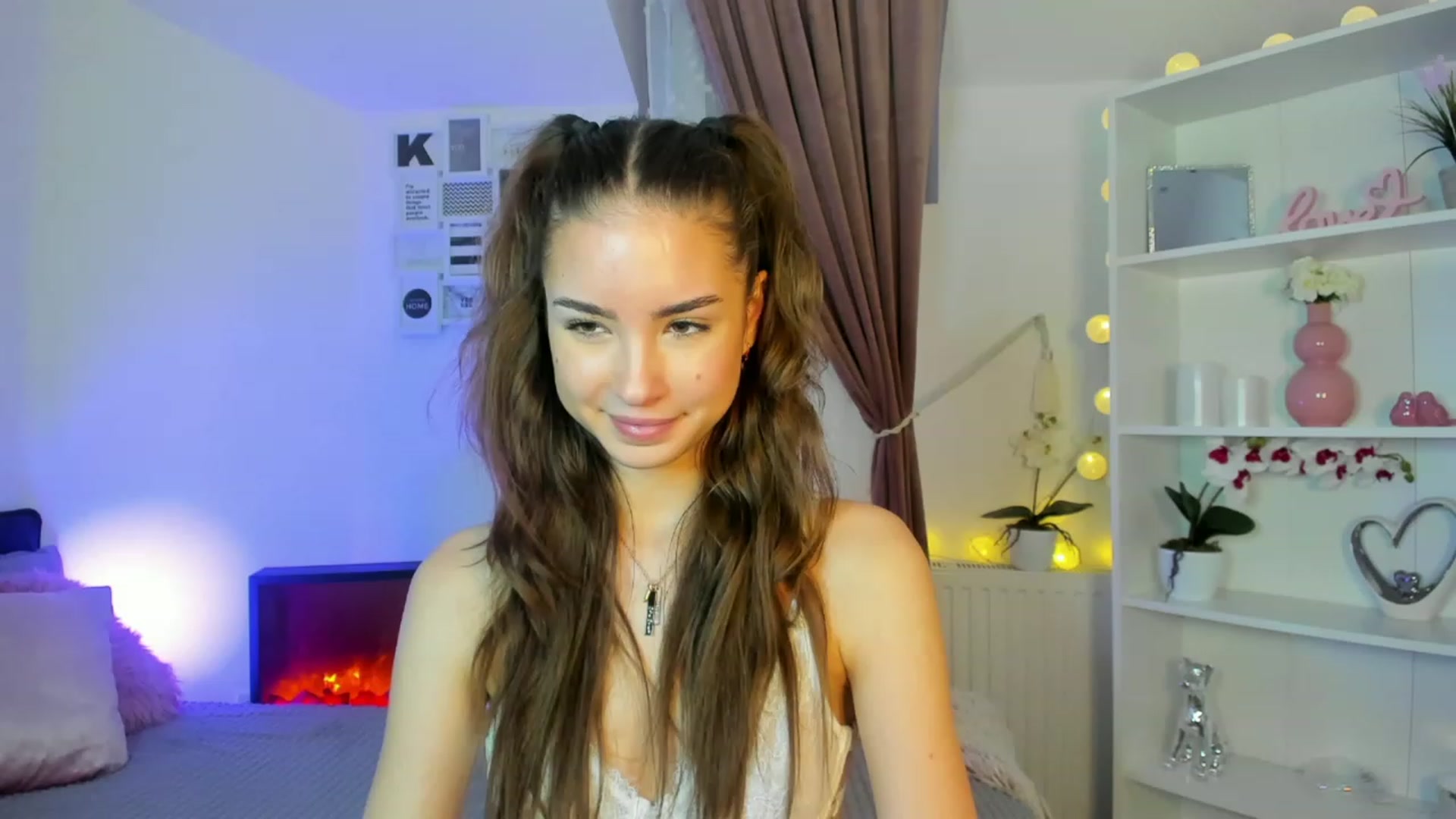 Gallery image thumbnail from Shy_jane's myfreecams stream on, 12/11/2022, 14:51 image 3 of 20