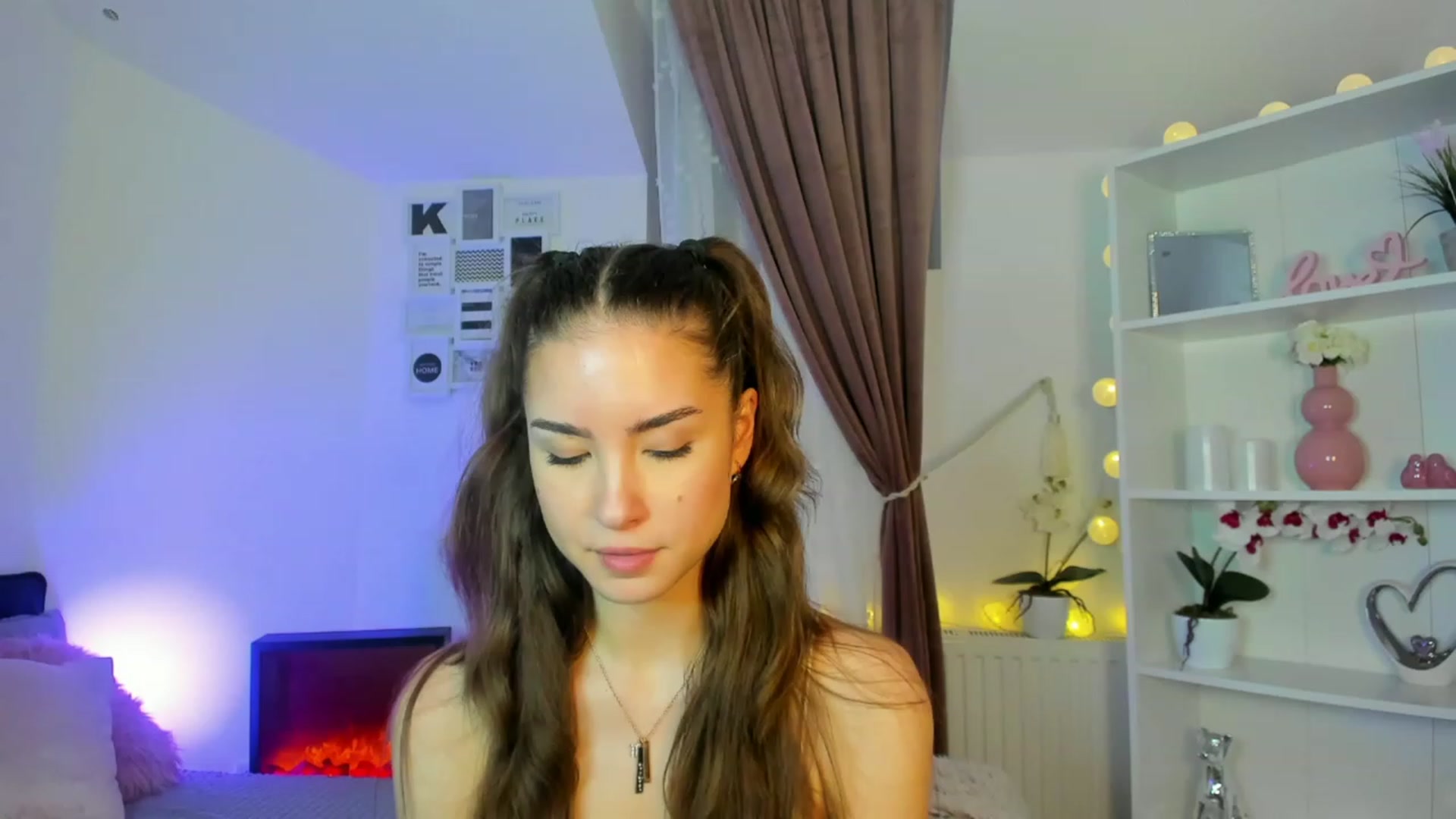 Gallery image thumbnail from Shy_jane's myfreecams stream on, 12/11/2022, 16:16 image 5 of 20