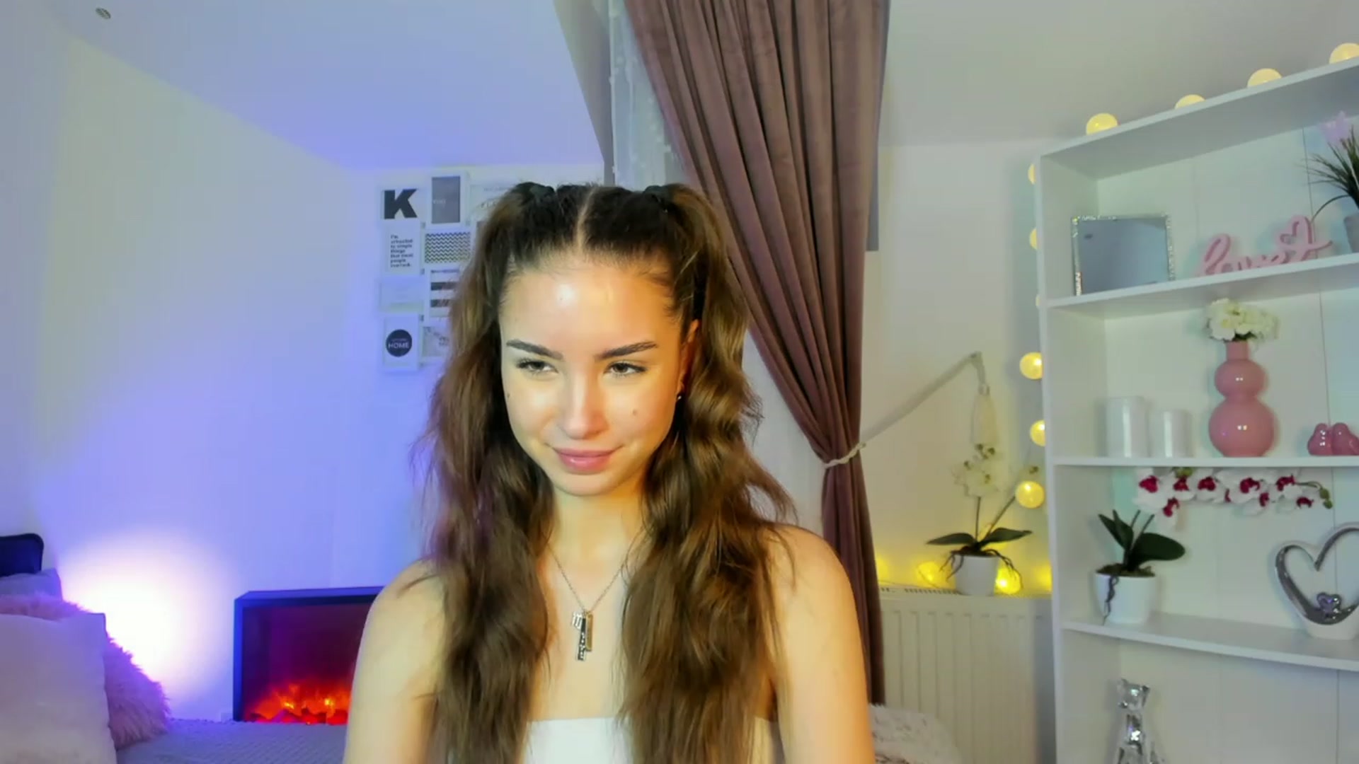Gallery image thumbnail from Shy_jane's myfreecams stream on, 12/11/2022, 16:16 image 10 of 20
