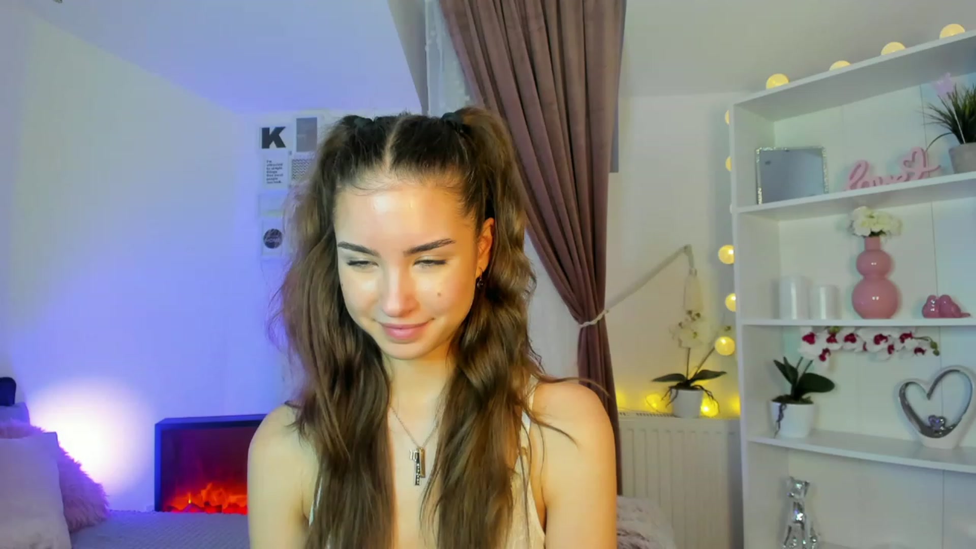 Gallery image thumbnail from Shy_jane's myfreecams stream on, 12/11/2022, 18:22 image 9 of 20