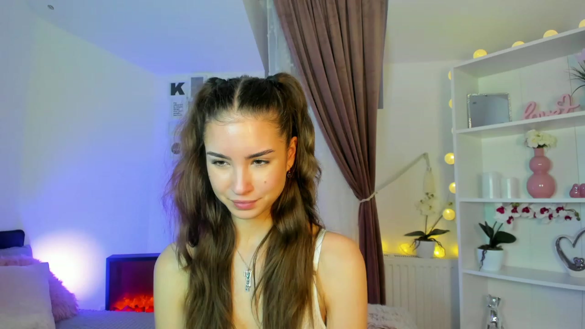 Gallery image thumbnail from Shy_jane's myfreecams stream on, 12/11/2022, 18:22 image 17 of 20