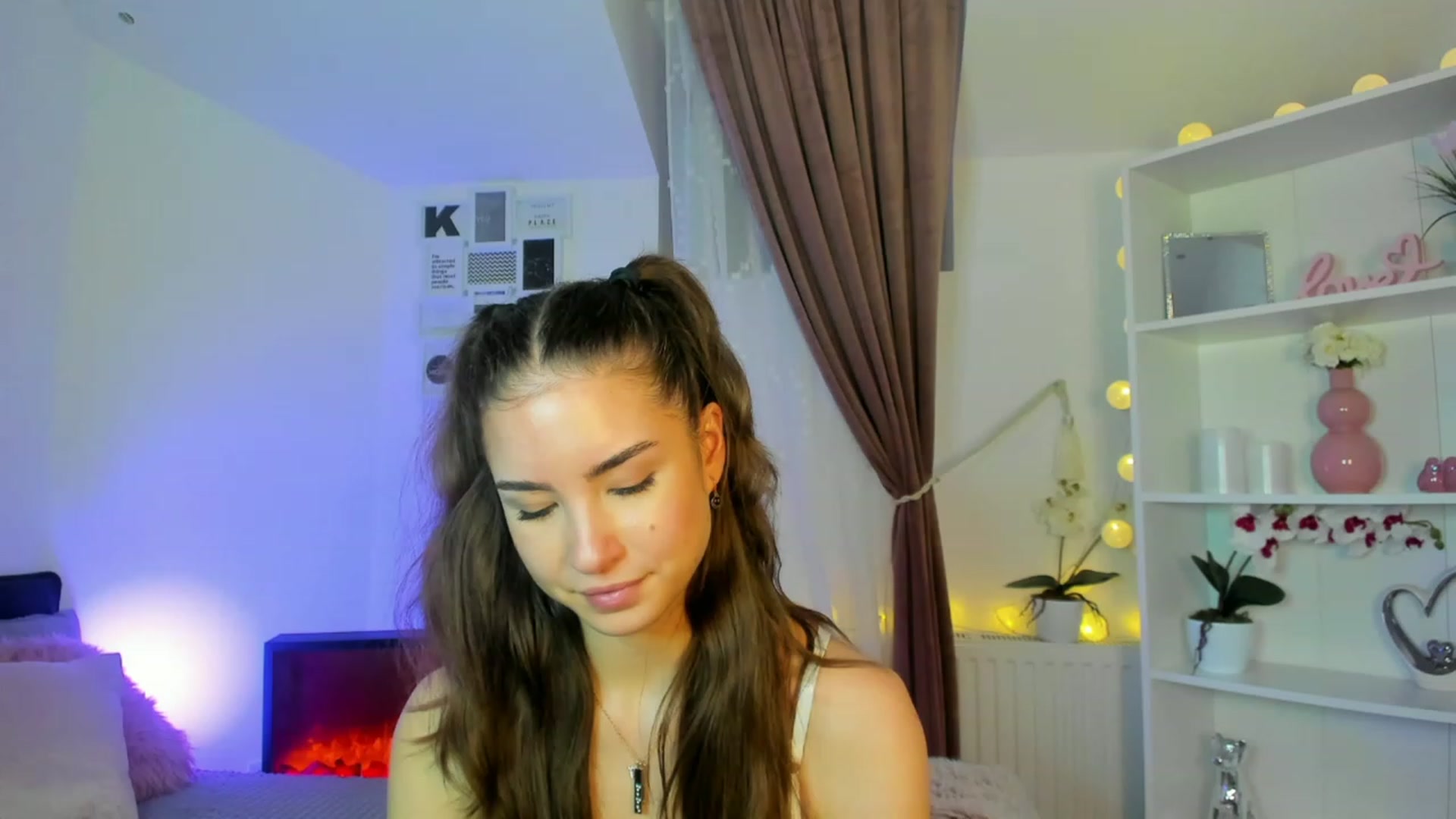 Gallery image thumbnail from Shy_jane's myfreecams stream on, 12/11/2022, 18:22 image 20 of 20