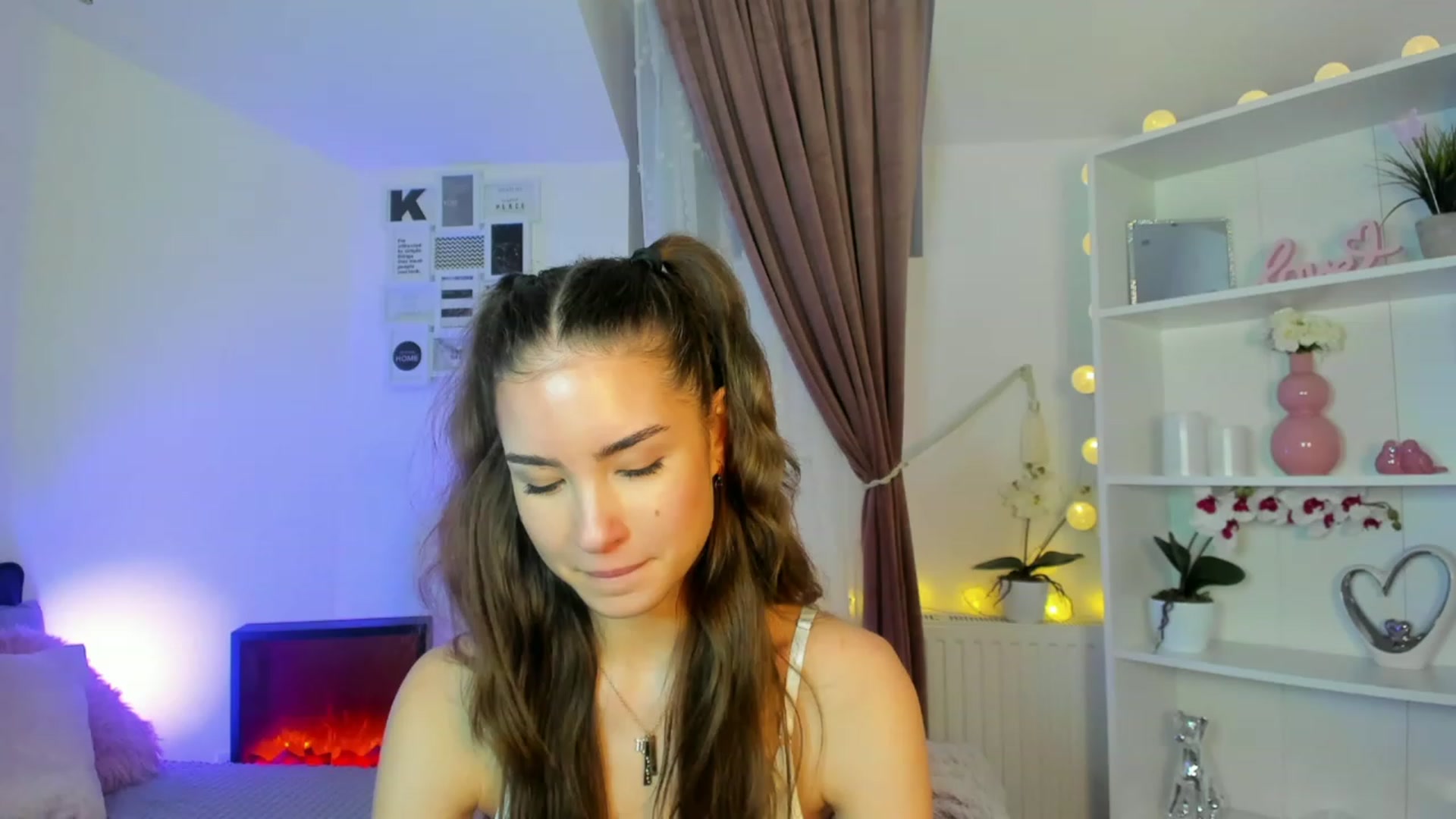 Gallery image thumbnail from Shy_jane's myfreecams stream on, 12/11/2022, 18:22 image 5 of 20