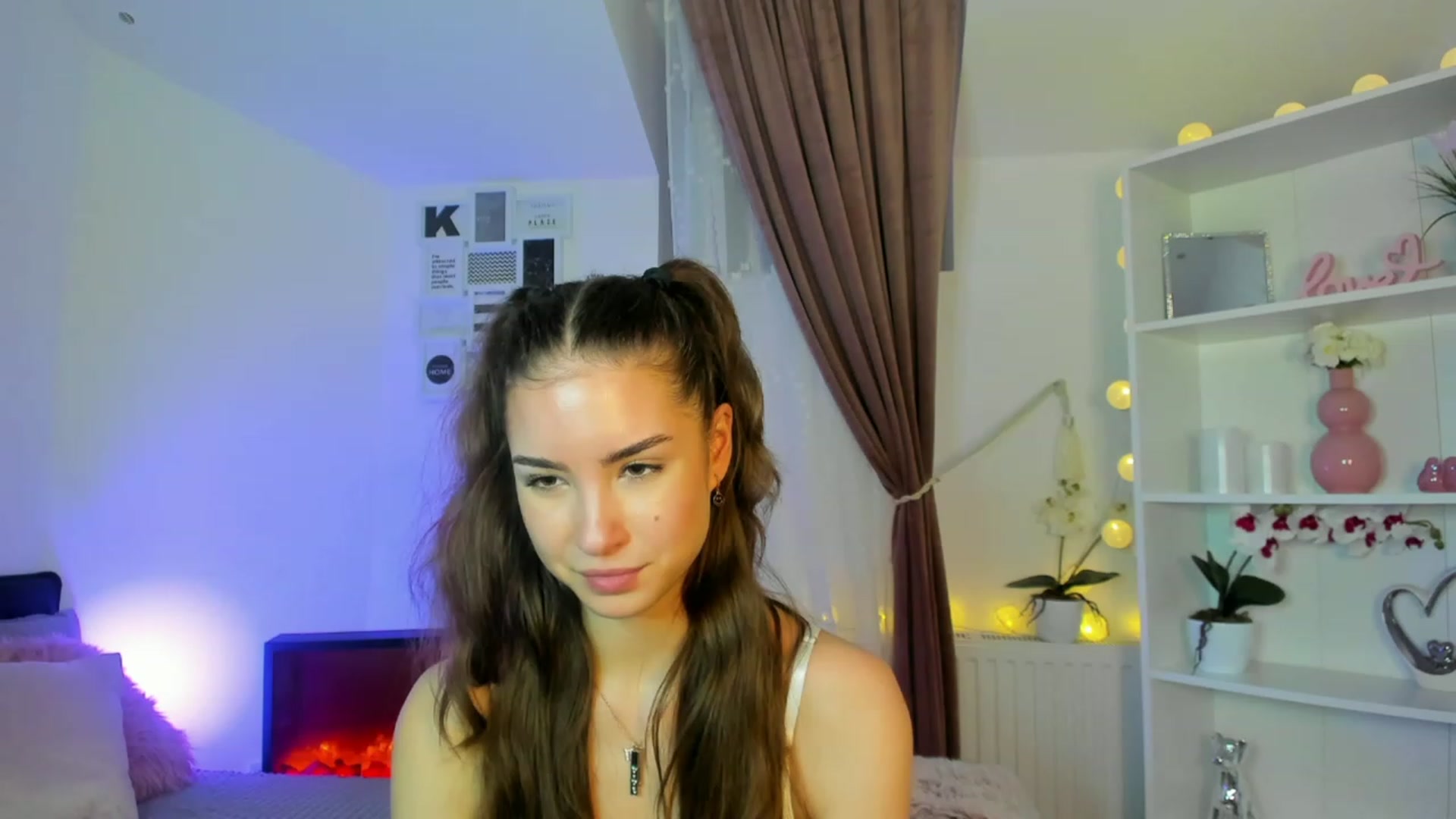 Gallery image thumbnail from Shy_jane's myfreecams stream on, 12/11/2022, 18:22 image 16 of 20