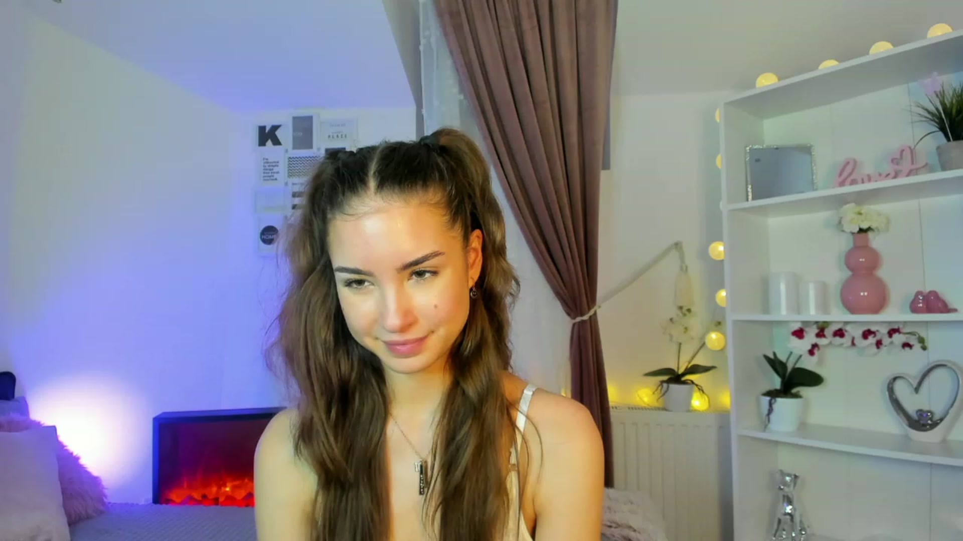 Gallery image thumbnail from Shy_jane's myfreecams stream on, 12/11/2022, 18:22 image 3 of 20