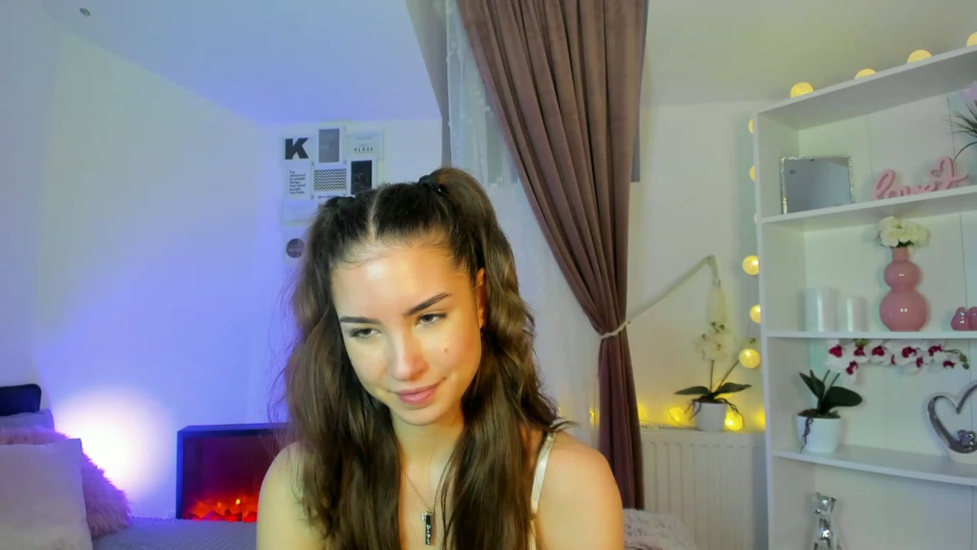 Gallery image thumbnail from Shy_jane's myfreecams stream on, 12/11/2022, 18:22 image 18 of 20