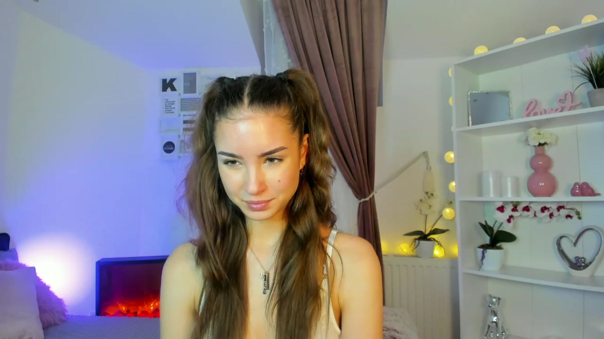 Gallery image thumbnail from Shy_jane's myfreecams stream on, 12/11/2022, 18:22 image 4 of 20