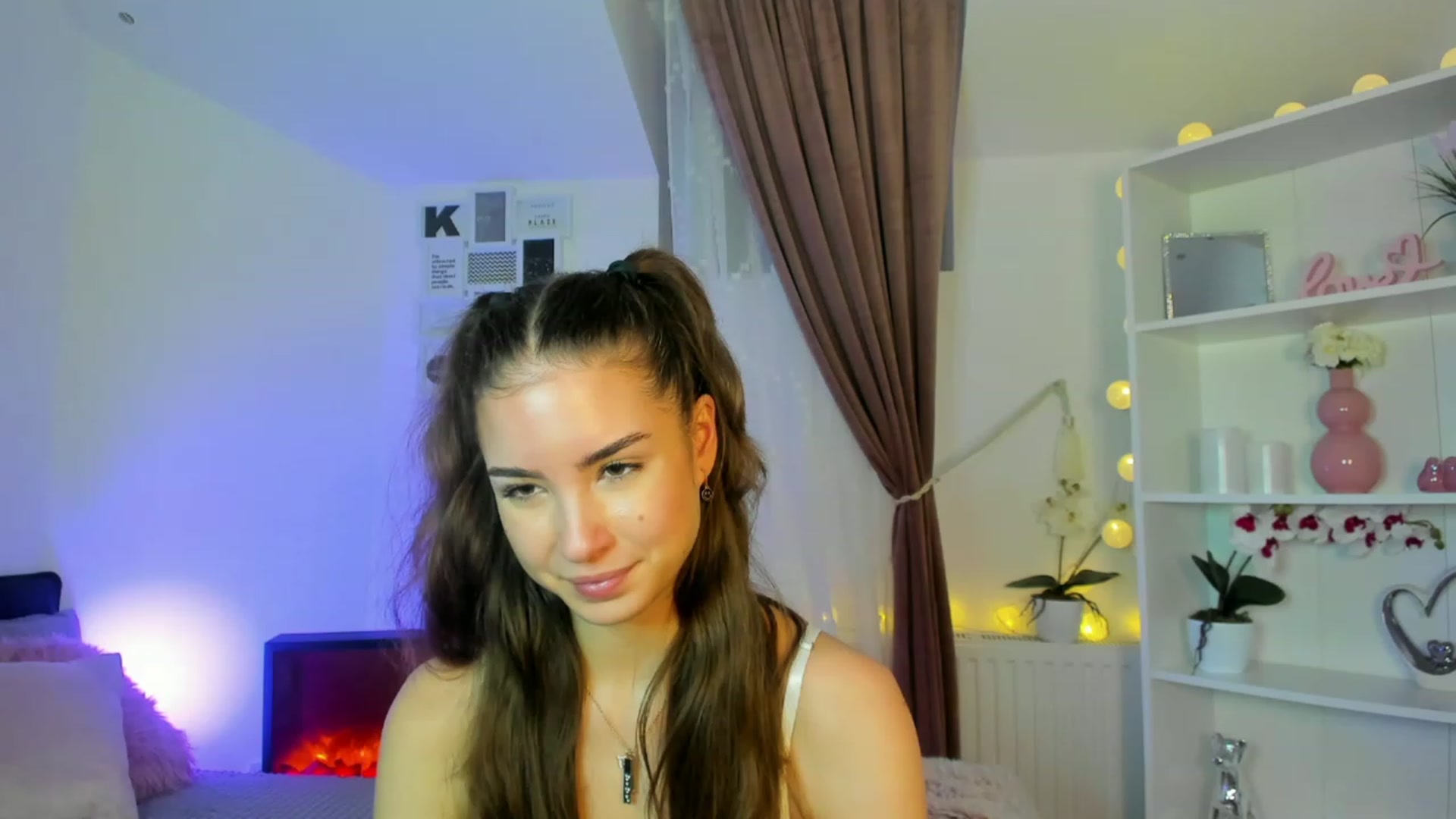 Gallery image thumbnail from Shy_jane's myfreecams stream on, 12/11/2022, 18:22 image 14 of 20