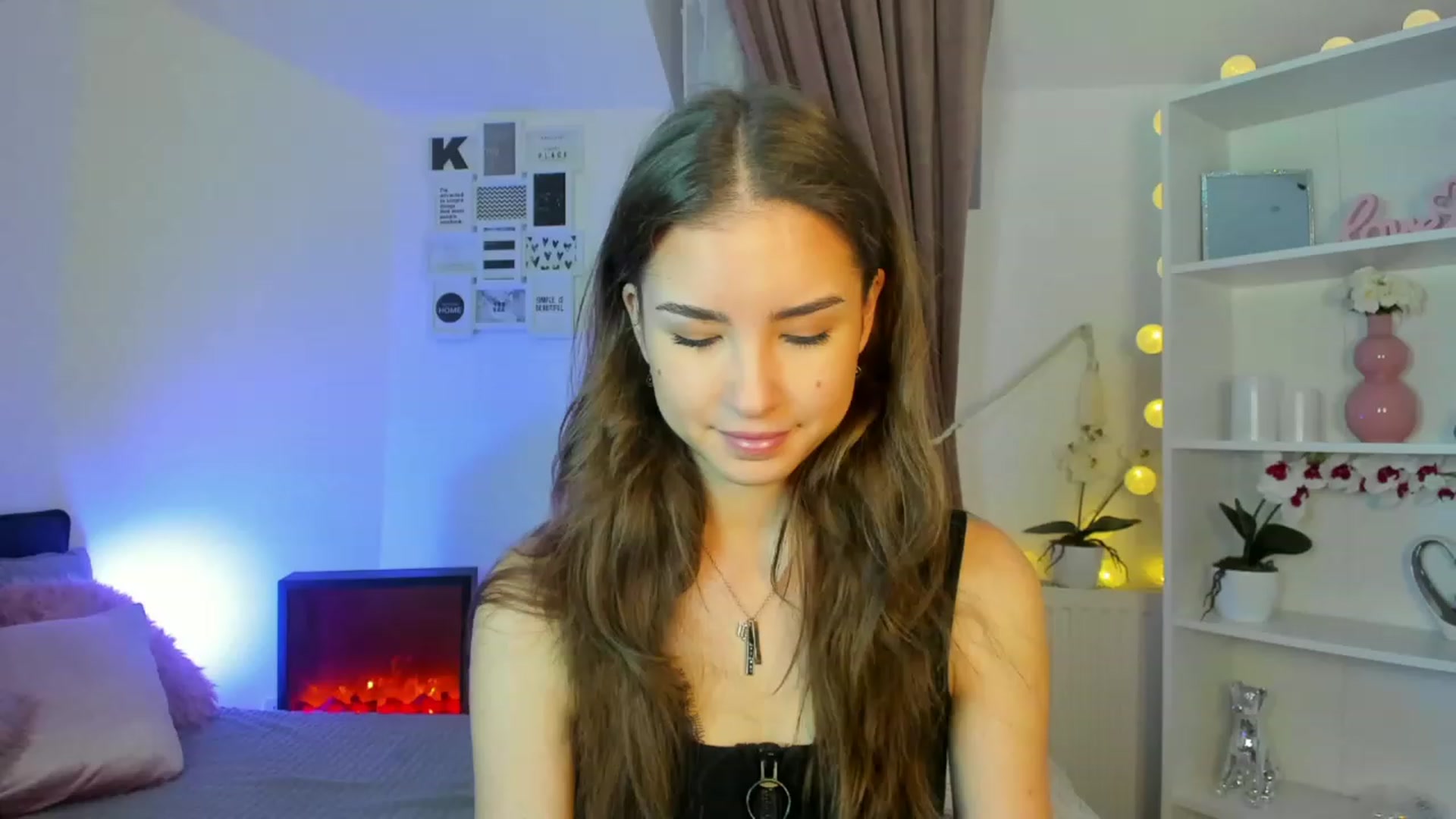 Gallery image thumbnail from Shy_jane's myfreecams stream on, 12/15/2022, 11:21 image 1 of 20