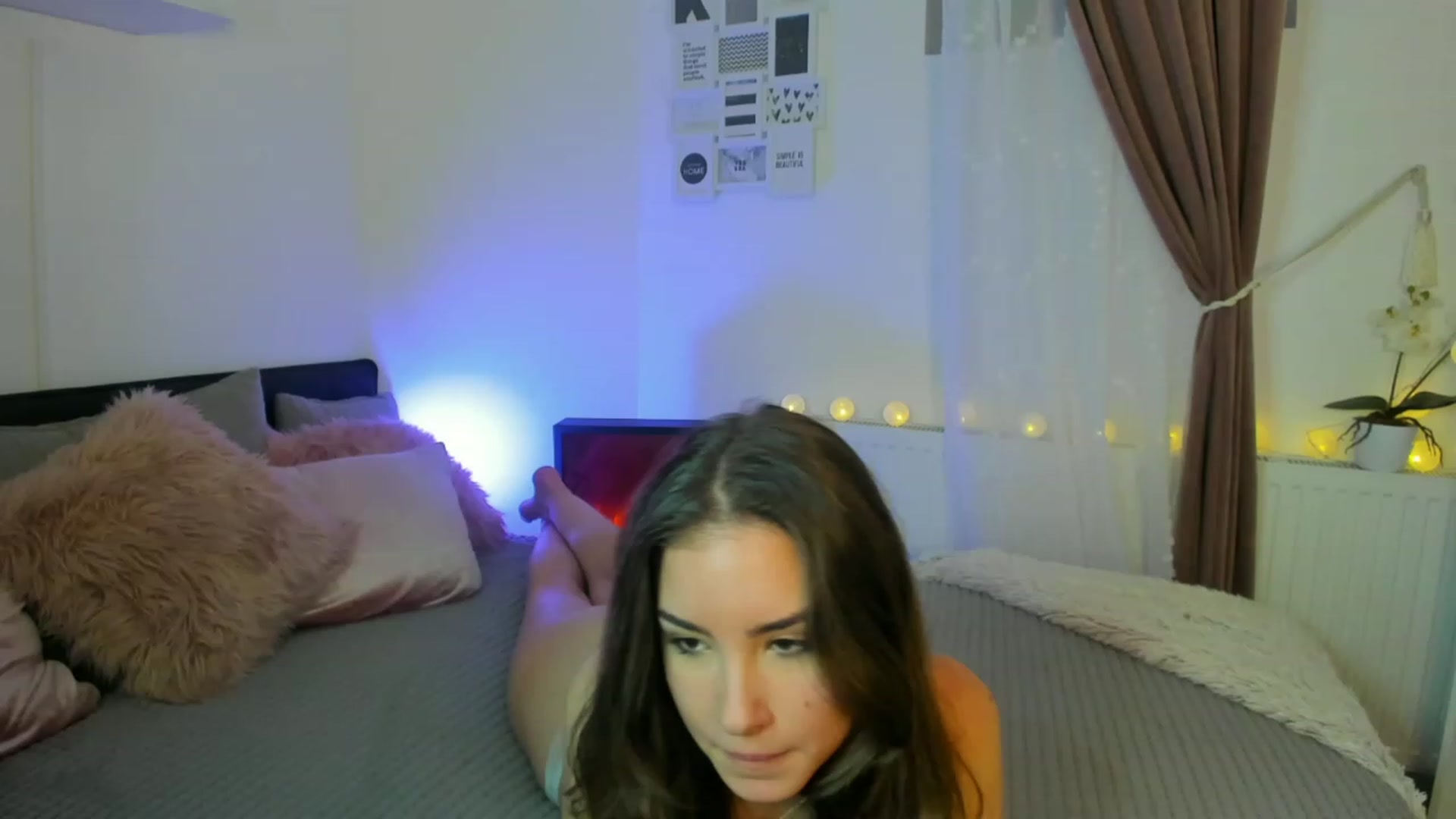 Gallery image thumbnail from Shy_jane's myfreecams stream on, 12/15/2022, 11:21 image 17 of 20