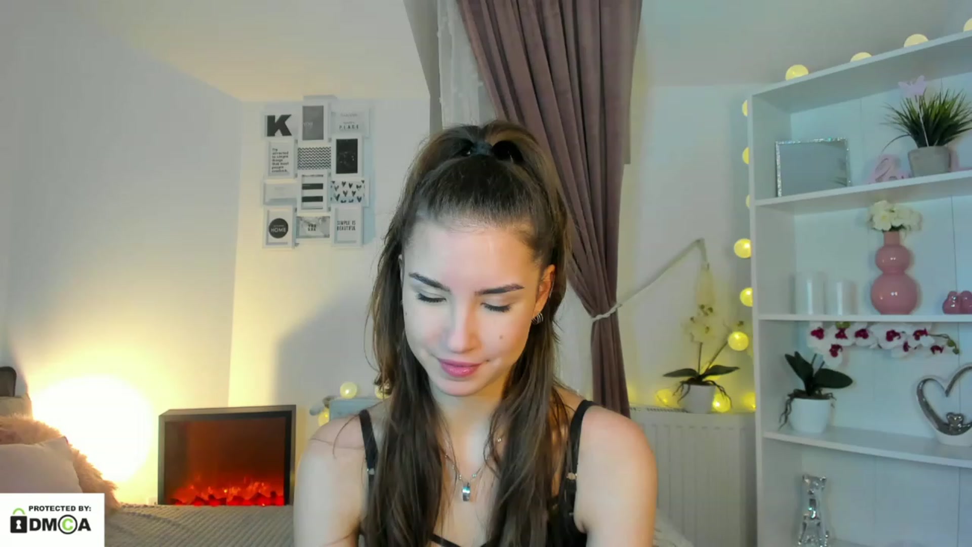 Gallery image thumbnail from Shy_jane's myfreecams stream on, 12/20/2022, 15:04 image 10 of 20