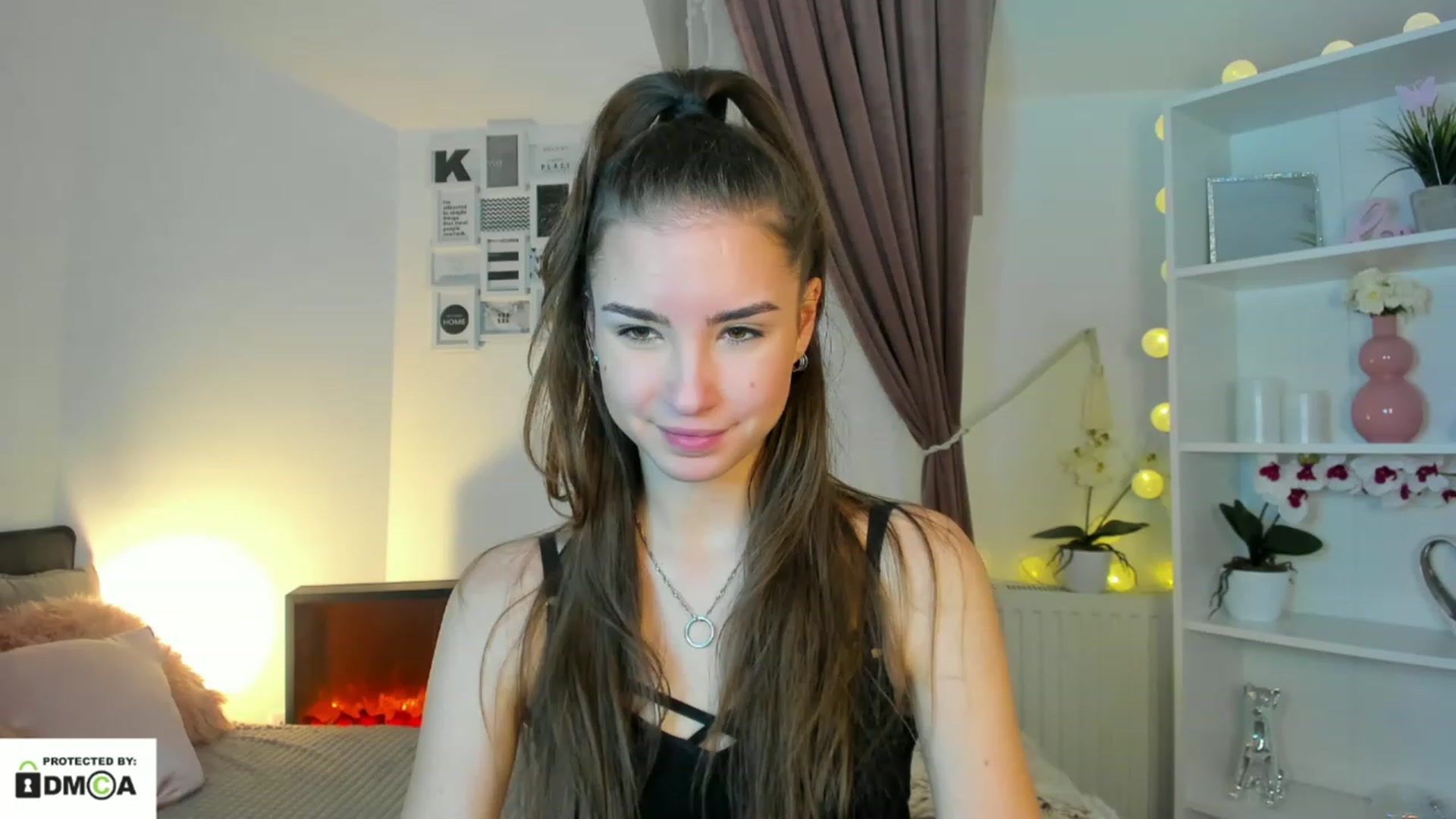 Gallery image thumbnail from Shy_jane's myfreecams stream on, 12/20/2022, 16:35 image 3 of 20