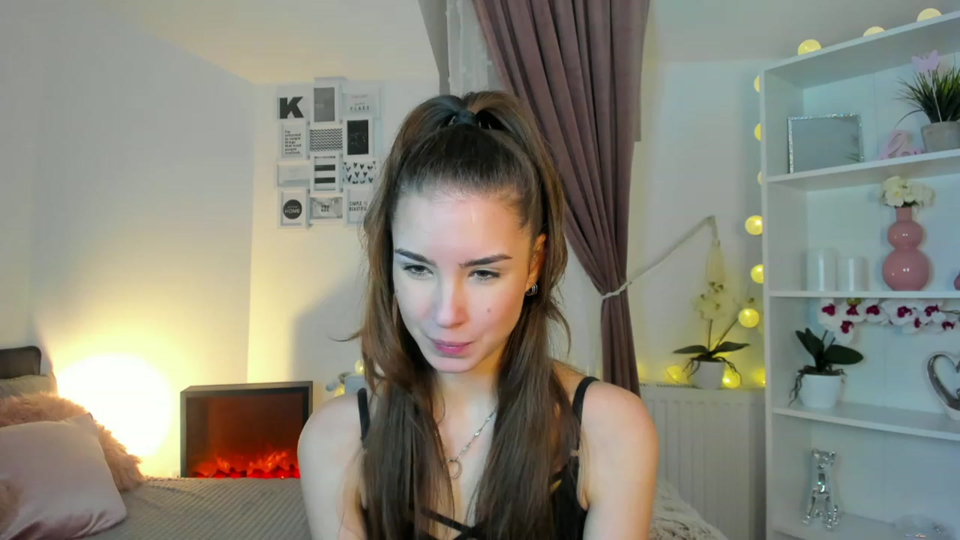 Gallery image thumbnail from Shy_jane's myfreecams stream on, 12/20/2022, 17:47 image 1 of 20