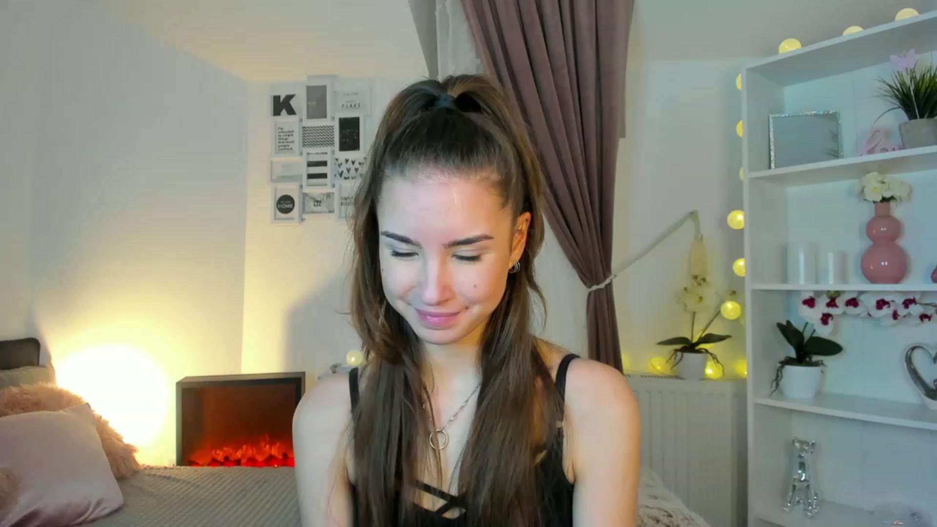 Gallery image thumbnail from Shy_jane's myfreecams stream on, 12/20/2022, 17:47 image 5 of 20