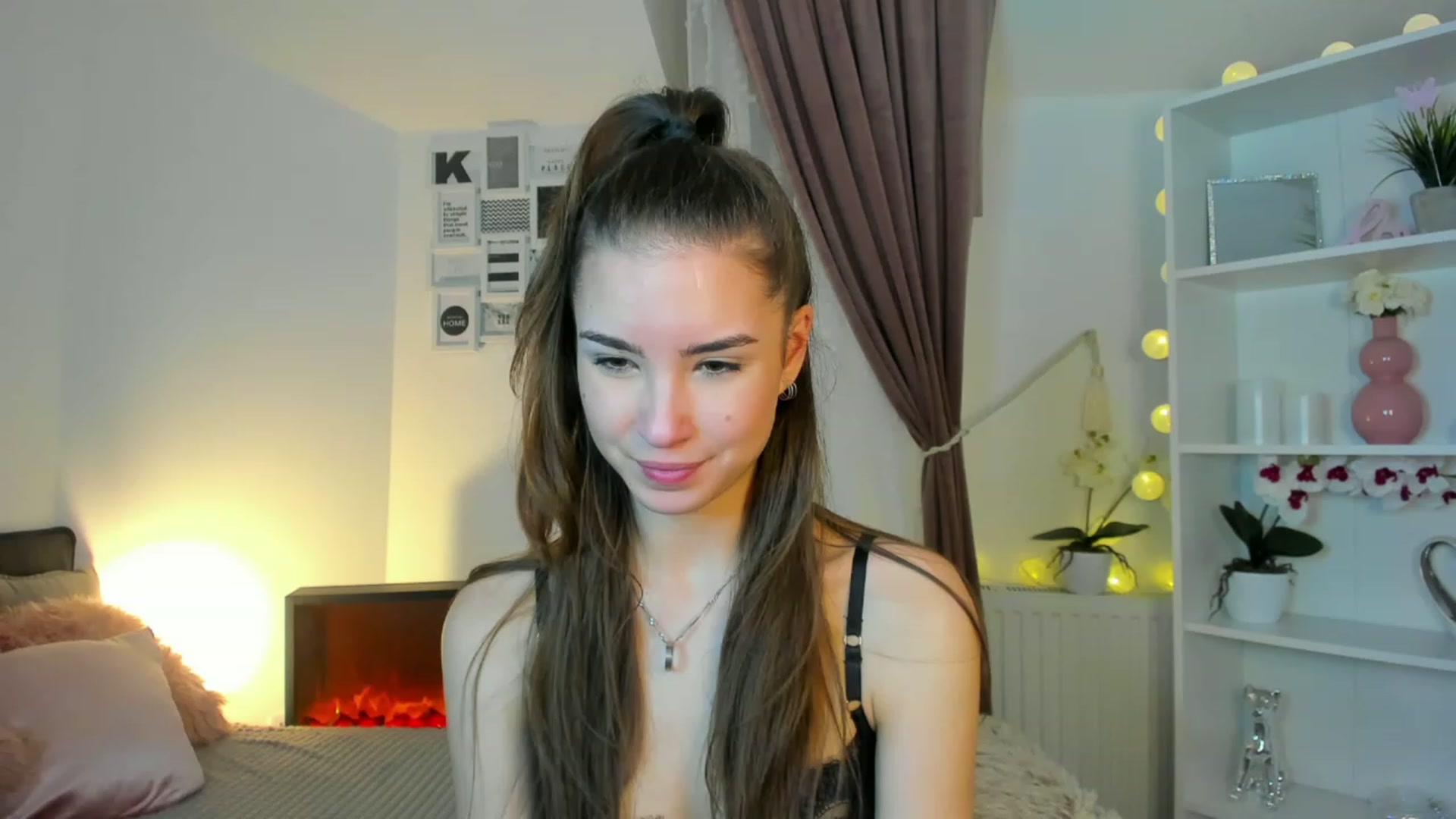 Gallery image thumbnail from Shy_jane's myfreecams stream on, 12/20/2022, 19:00 image 7 of 20
