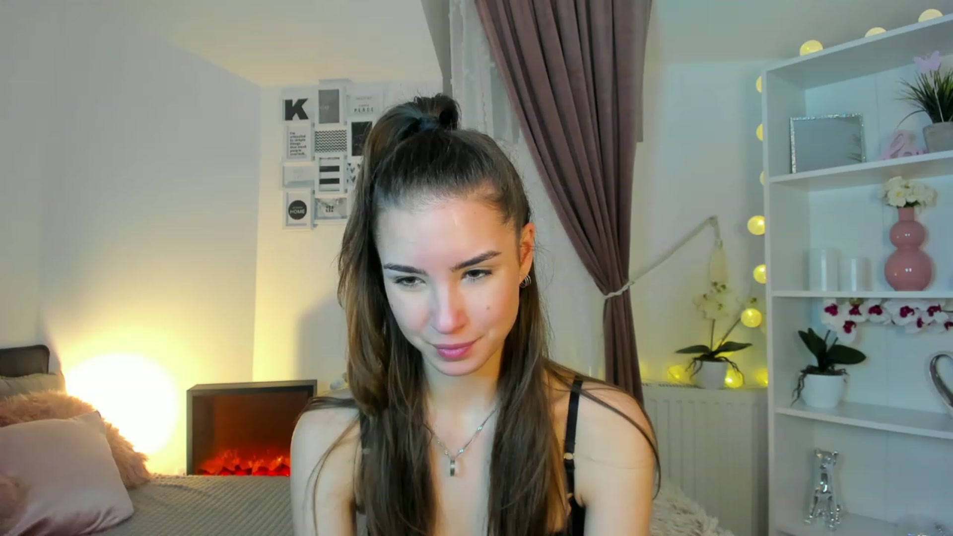 Gallery image thumbnail from Shy_jane's myfreecams stream on, 12/20/2022, 19:00 image 6 of 20