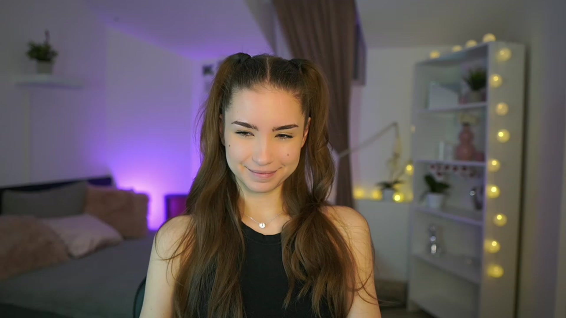 Gallery image thumbnail from Shy_jane's myfreecams stream on, 01/19/2023, 10:39 image 9 of 20