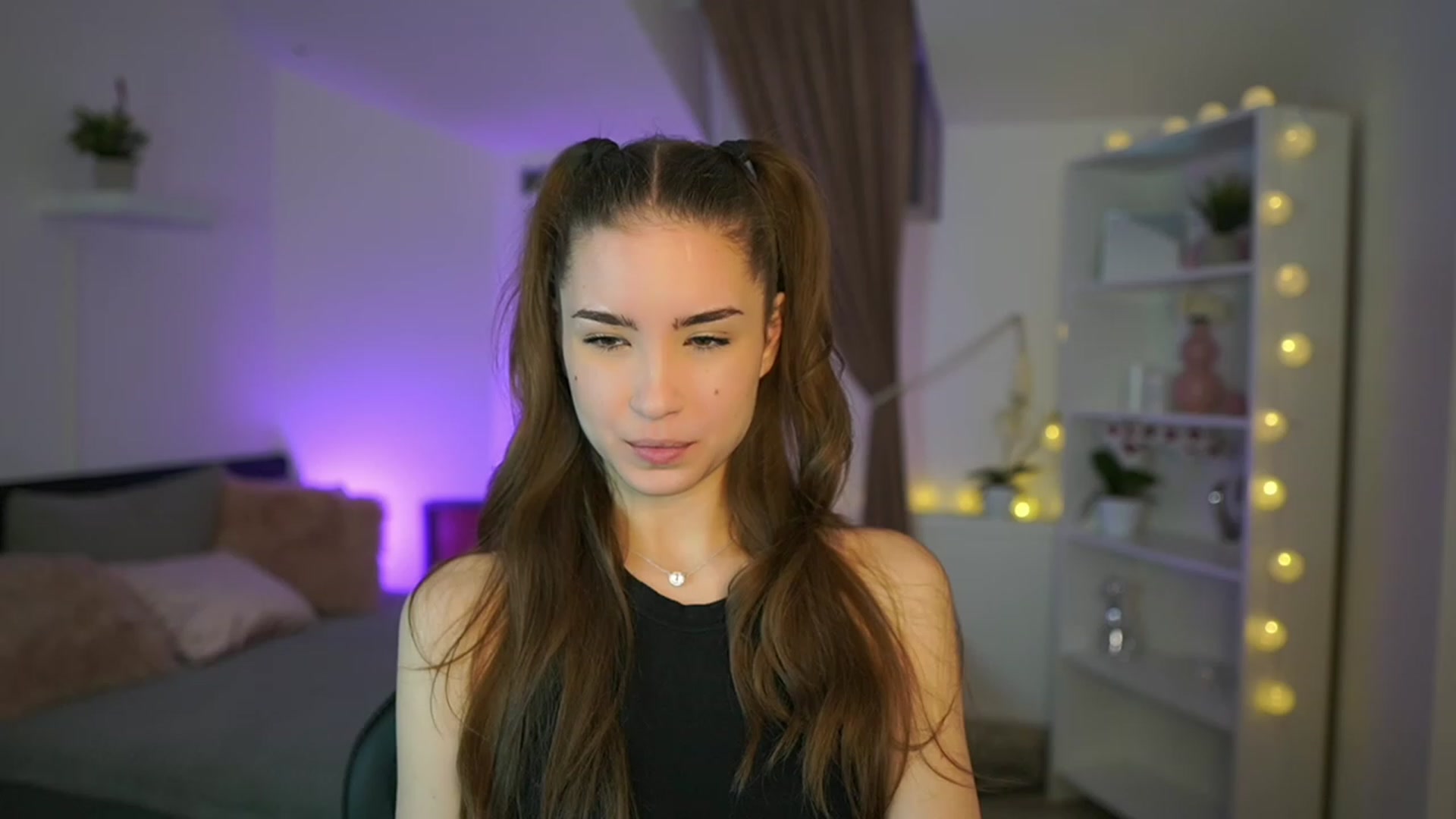 Gallery image thumbnail from Shy_jane's myfreecams stream on, 01/19/2023, 10:39 image 8 of 20