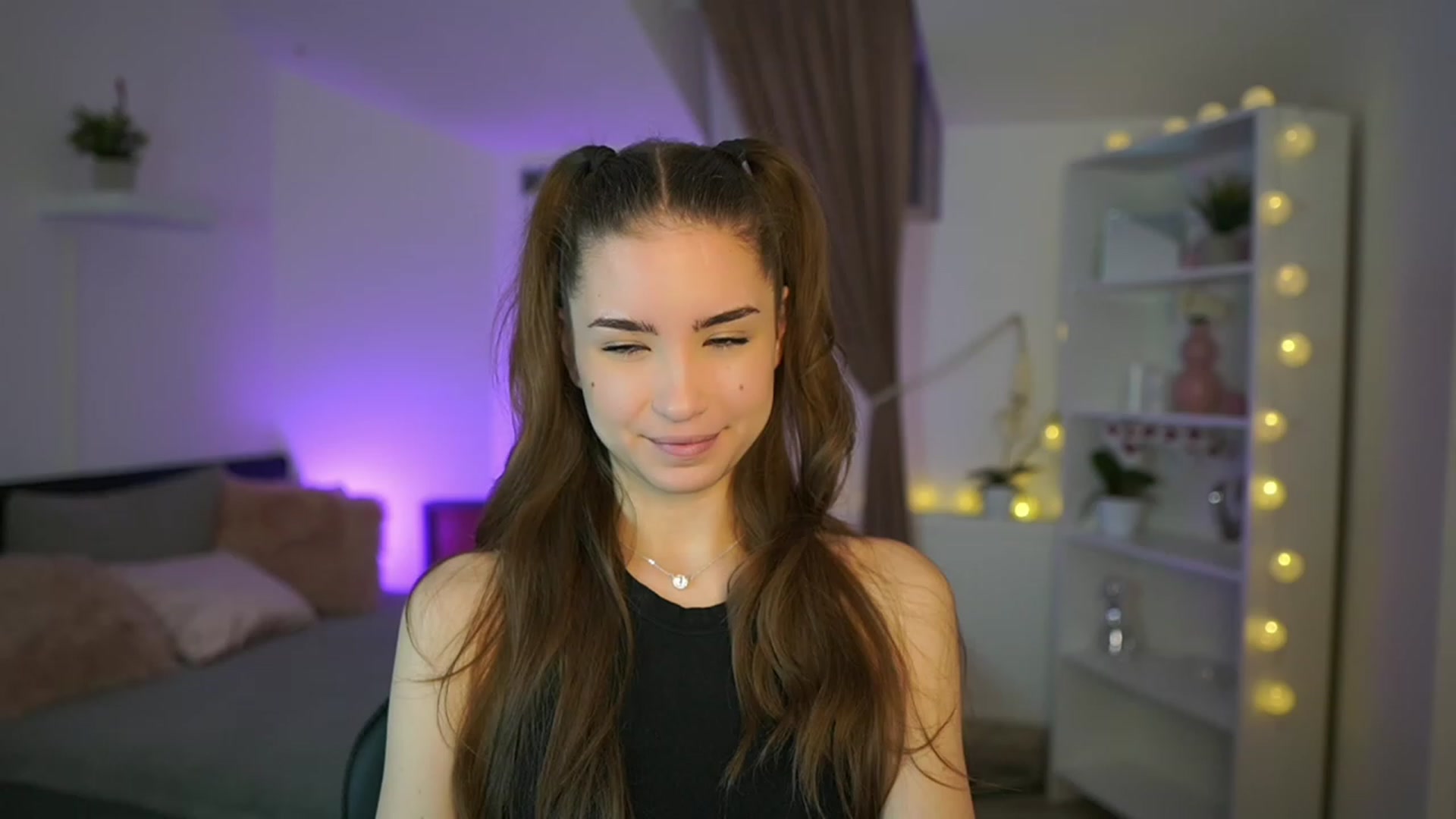 Gallery image thumbnail from Shy_jane's myfreecams stream on, 01/19/2023, 10:39 image 10 of 20