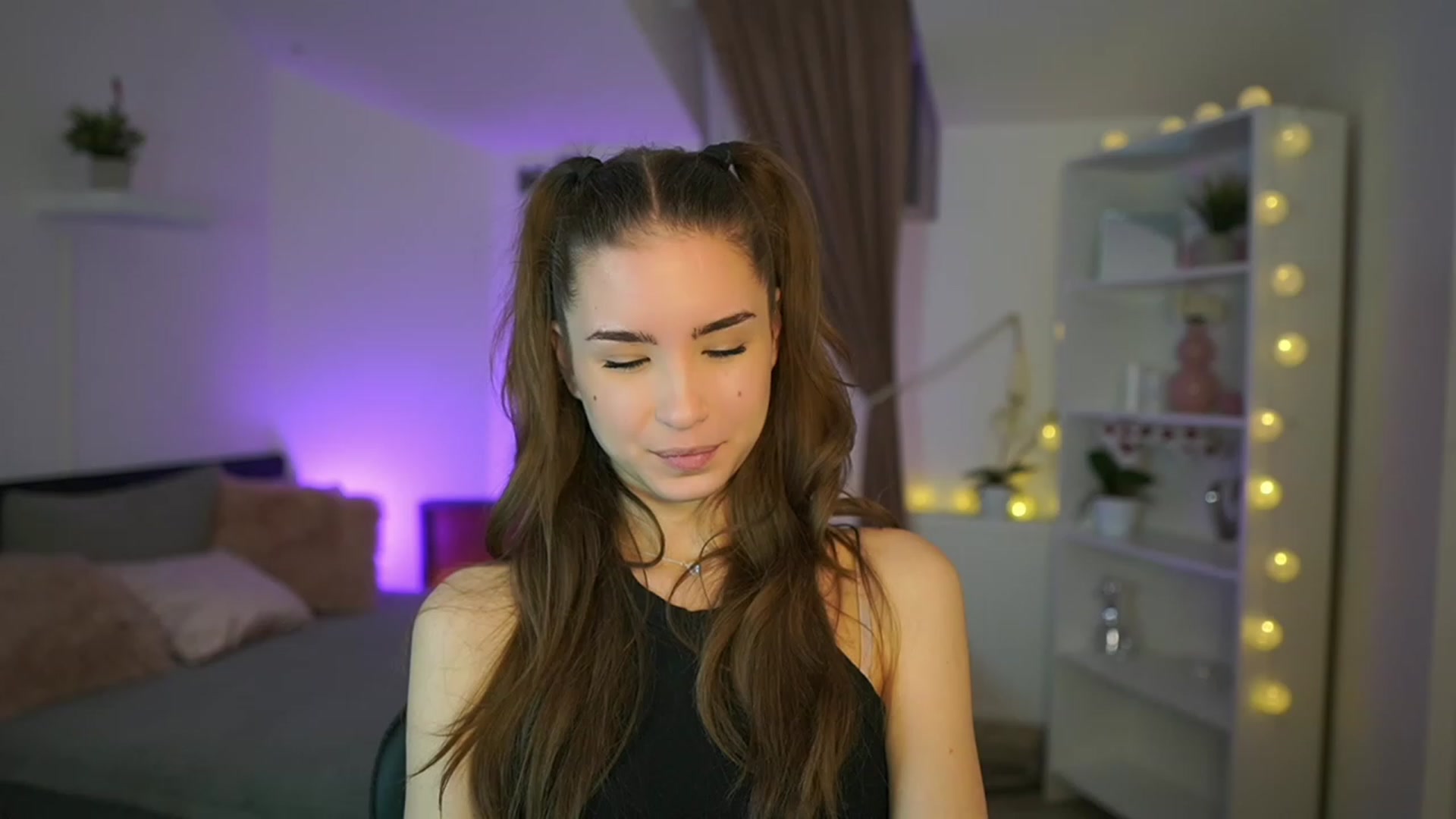 Gallery image thumbnail from Shy_jane's myfreecams stream on, 01/19/2023, 11:37 image 18 of 20