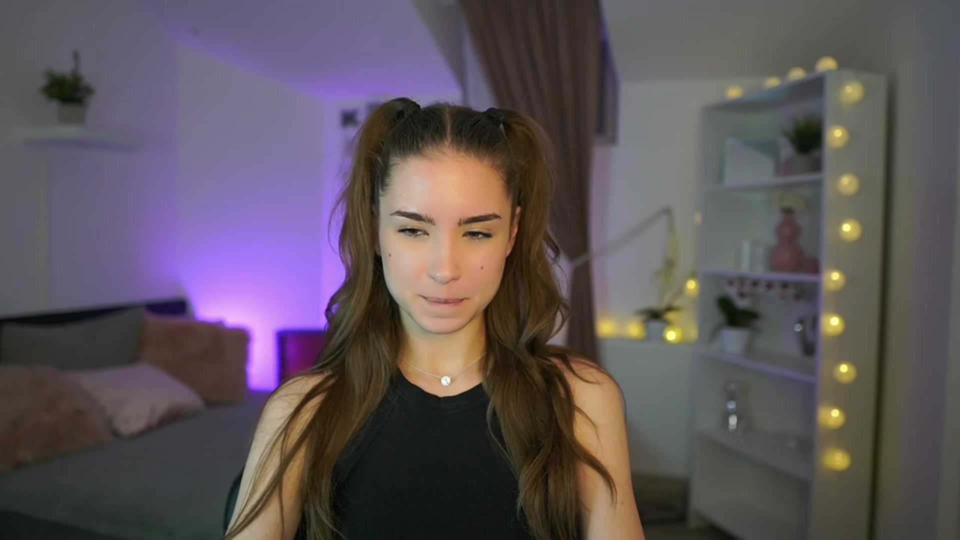 Gallery image thumbnail from Shy_jane's myfreecams stream on, 01/19/2023, 14:10 image 5 of 20