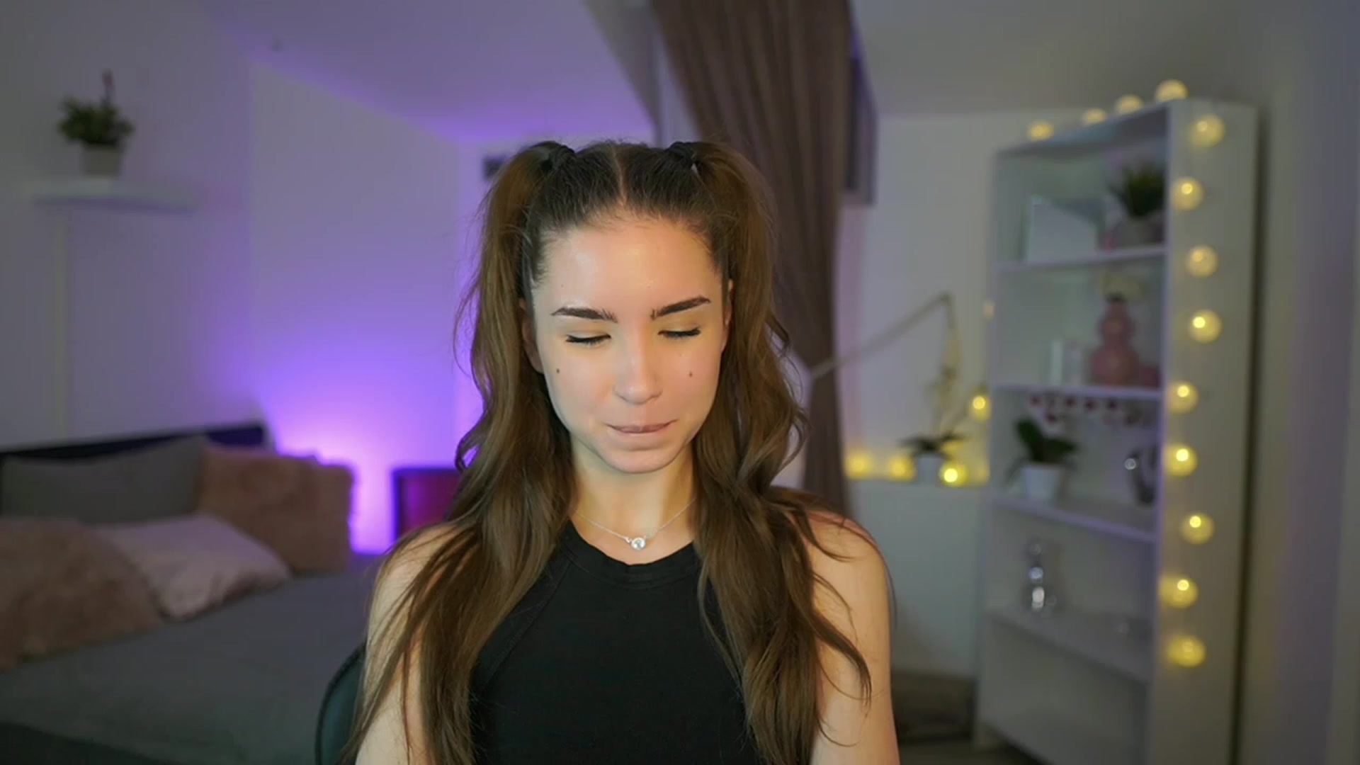 Gallery image thumbnail from Shy_jane's myfreecams stream on, 01/19/2023, 14:10 image 3 of 20