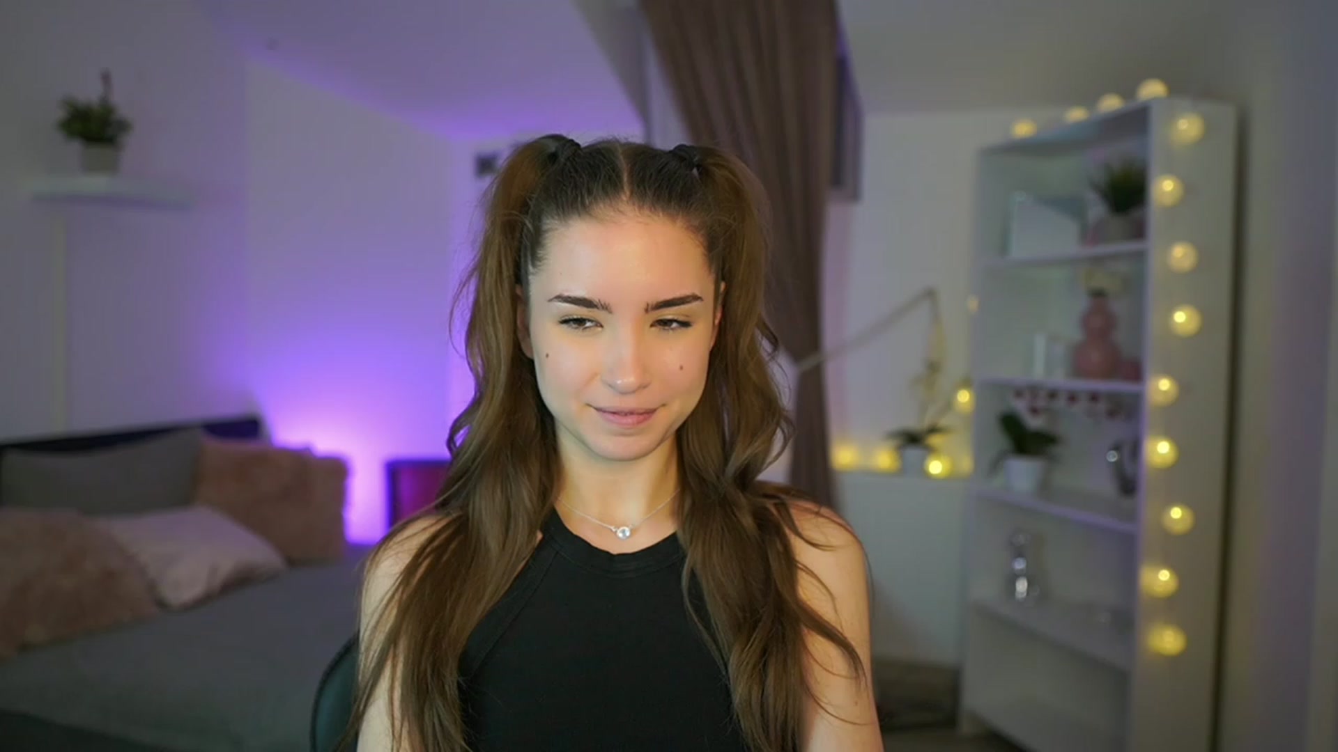 Gallery image thumbnail from Shy_jane's myfreecams stream on, 01/19/2023, 14:10 image 2 of 20