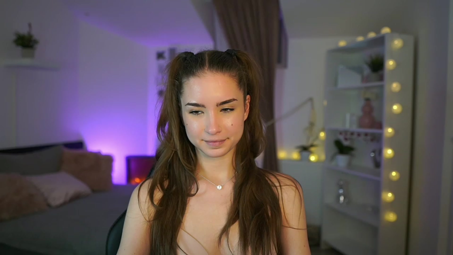 Gallery image thumbnail from Shy_jane's myfreecams stream on, 01/19/2023, 17:34 image 15 of 20