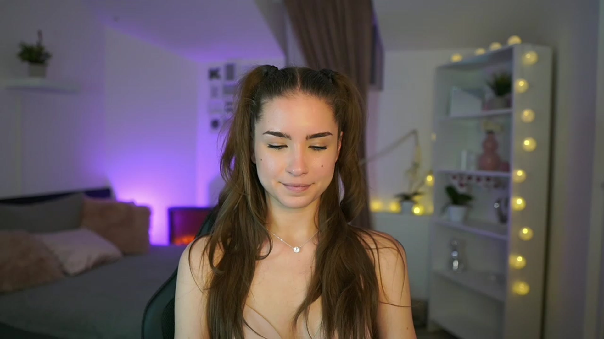 Gallery image thumbnail from Shy_jane's myfreecams stream on, 01/19/2023, 17:34 image 18 of 20