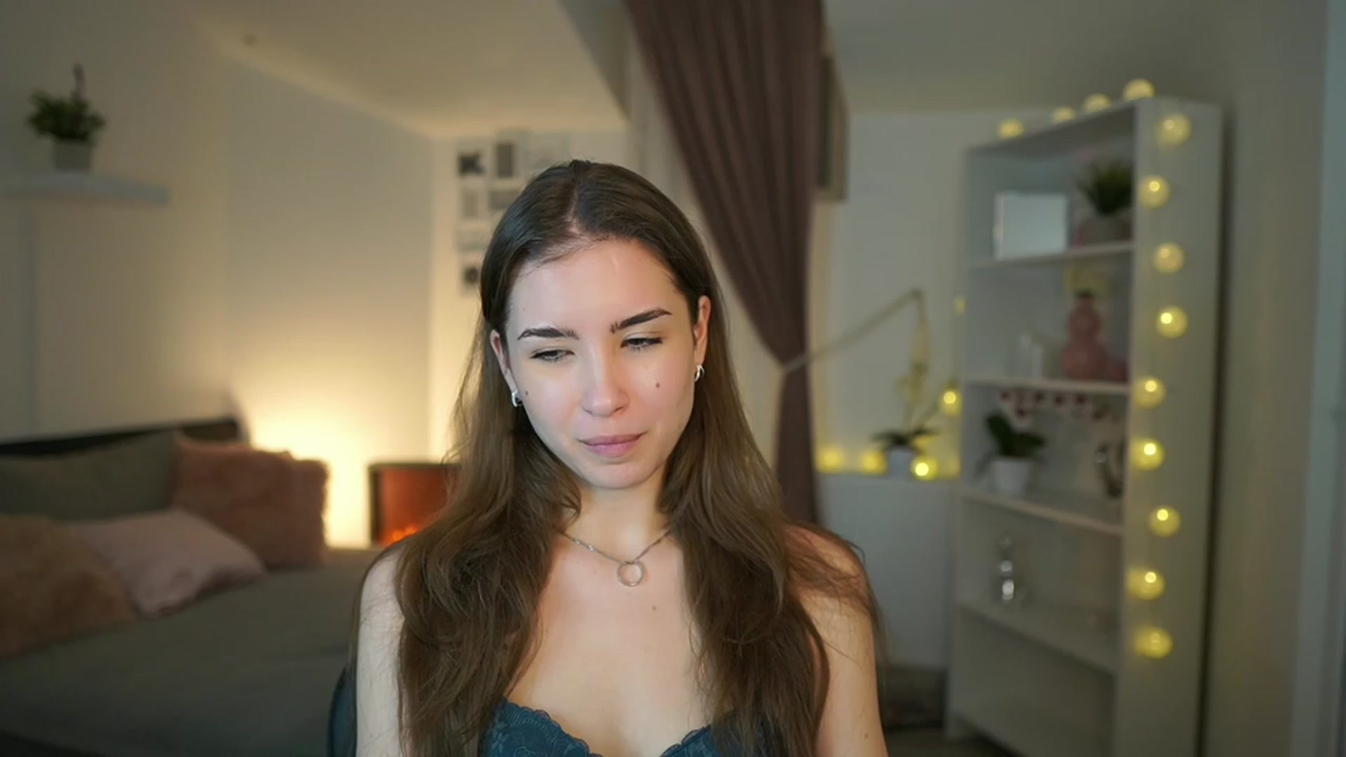 Gallery image thumbnail from Shy_jane's myfreecams stream on, 01/22/2023, 17:27 image 14 of 20