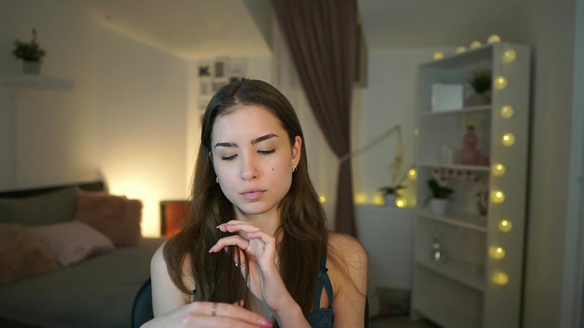 Gallery image thumbnail from Shy_jane's myfreecams stream on, 01/22/2023, 17:27 image 18 of 20