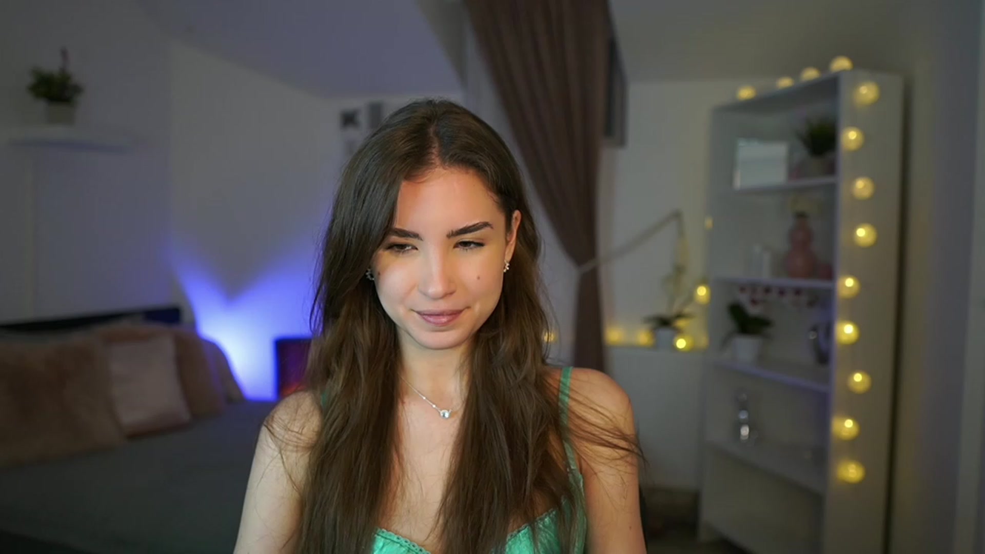 Gallery image thumbnail from Shy_jane's myfreecams stream on, 01/26/2023, 12:03 image 16 of 20
