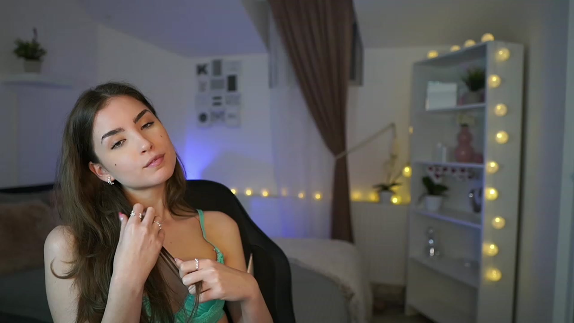 Gallery image thumbnail from Shy_jane's myfreecams stream on, 01/26/2023, 13:15 image 17 of 20