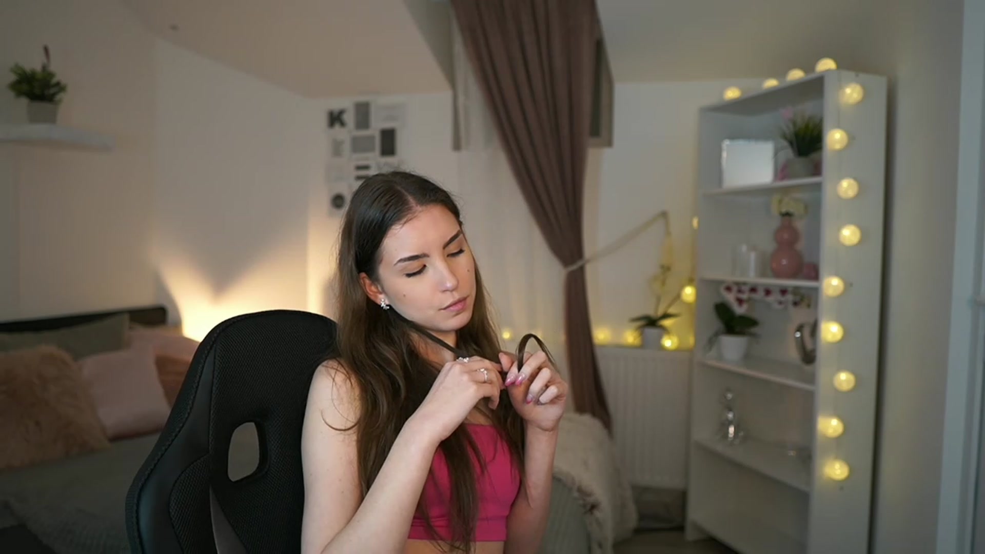 Gallery image thumbnail from Shy_jane's myfreecams stream on, 01/27/2023, 17:27 image 10 of 20