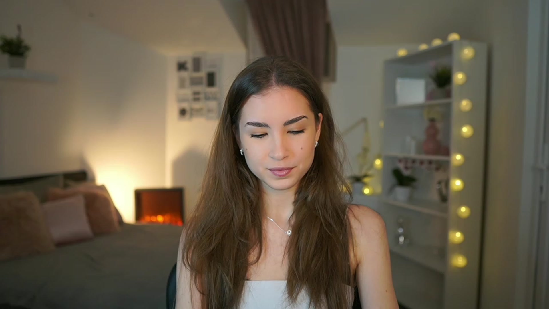 Gallery image thumbnail from Shy_jane's myfreecams stream on, 01/29/2023, 10:39 image 19 of 20