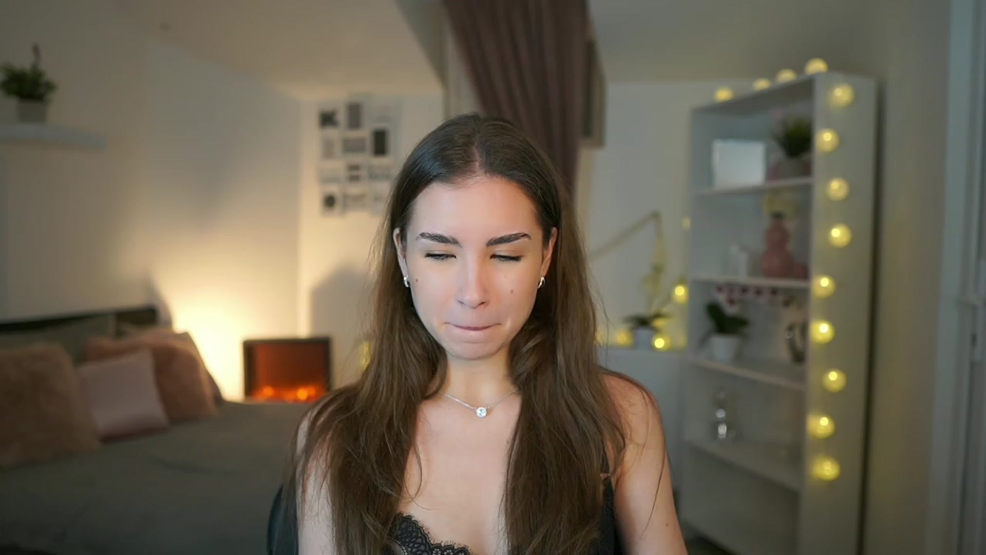 Gallery image thumbnail from Shy_jane's myfreecams stream on, 01/29/2023, 13:40 image 7 of 20