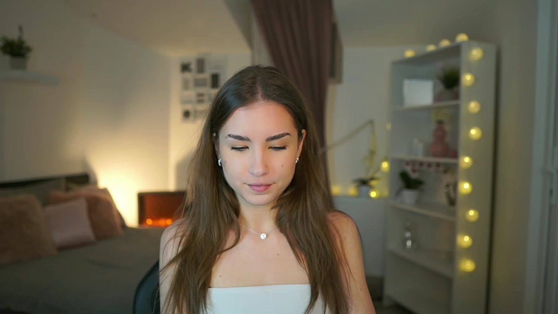 Gallery image thumbnail from Shy_jane's myfreecams stream on, 01/29/2023, 13:40 image 1 of 20