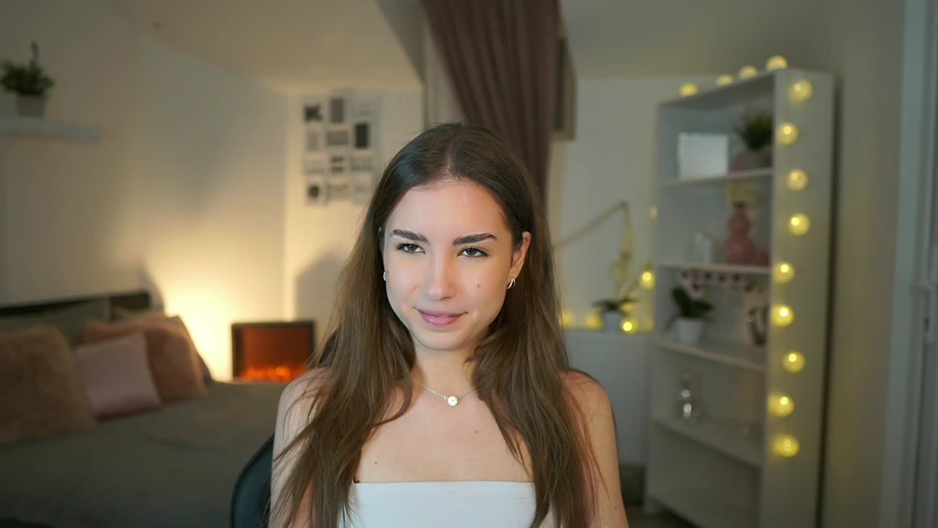 Gallery image thumbnail from Shy_jane's myfreecams stream on, 01/29/2023, 13:40 image 2 of 20