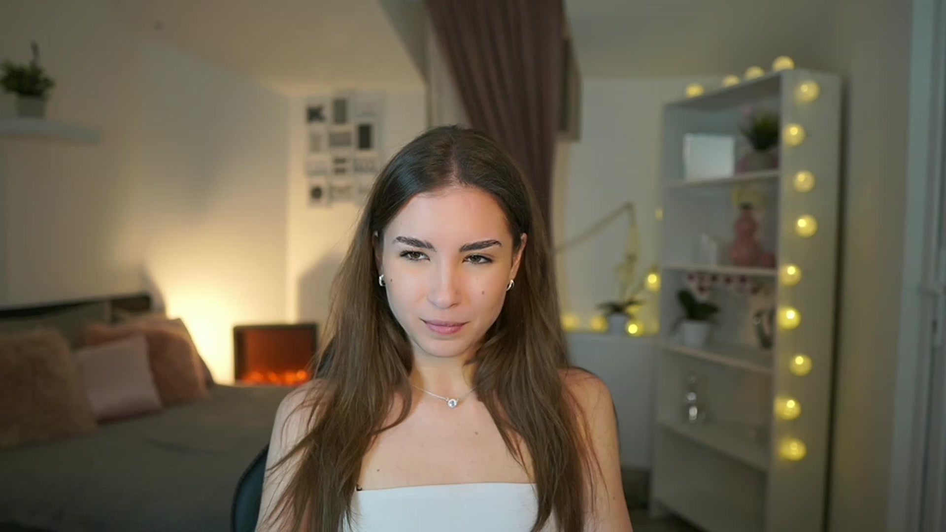Gallery image thumbnail from Shy_jane's myfreecams stream on, 01/29/2023, 13:40 image 3 of 20