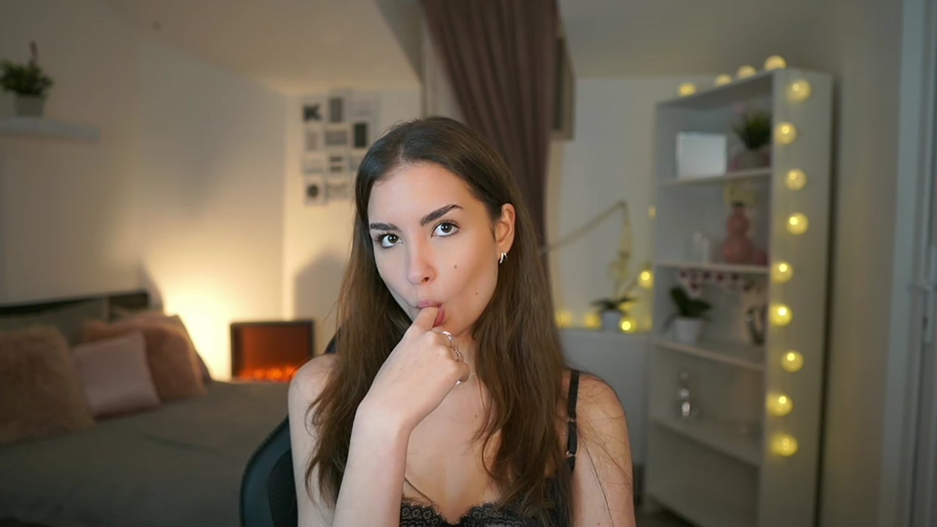 Gallery image thumbnail from Shy_jane's myfreecams stream on, 01/29/2023, 13:40 image 20 of 20