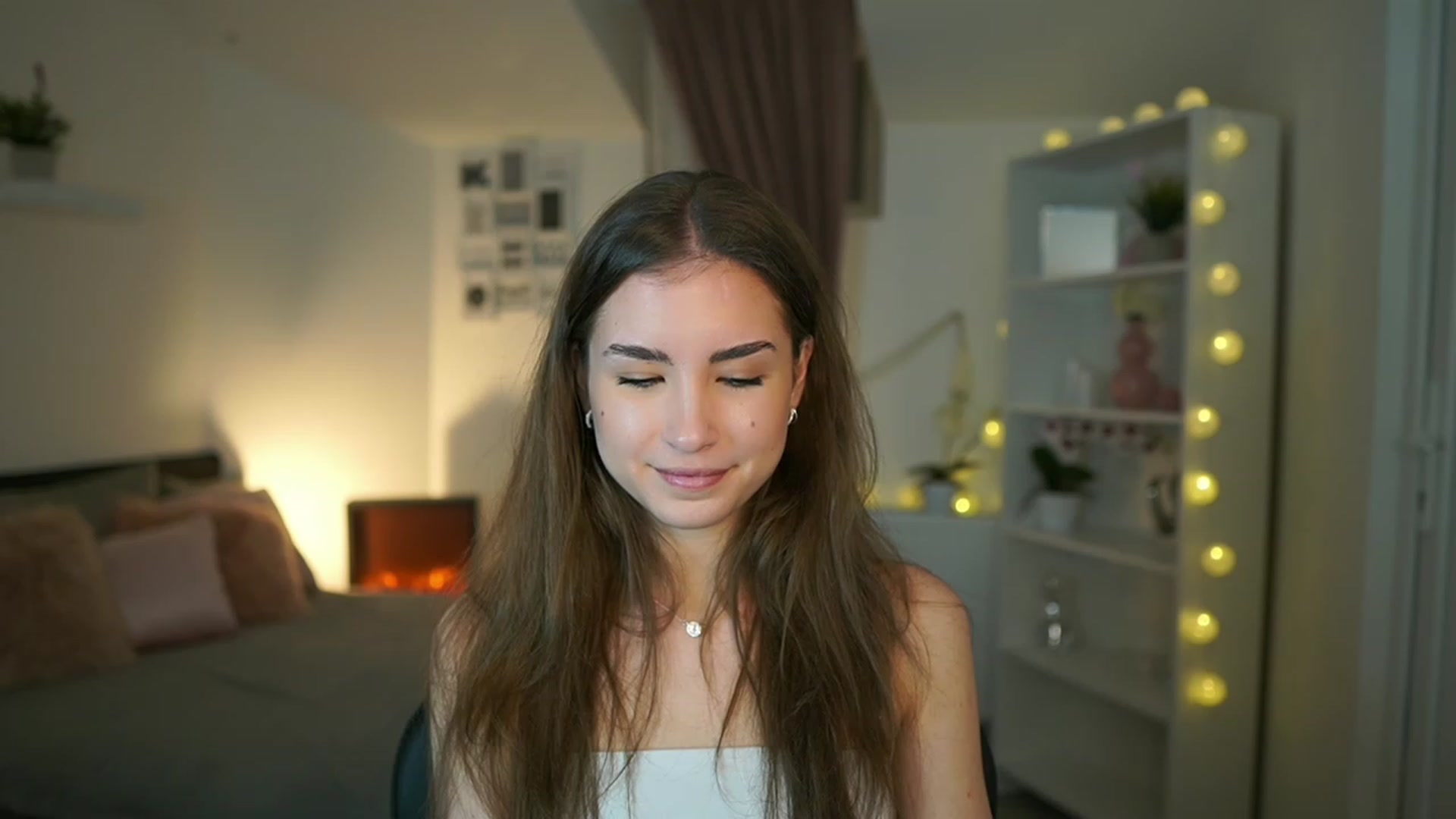 Gallery image thumbnail from Shy_jane's myfreecams stream on, 01/29/2023, 16:05 image 5 of 20